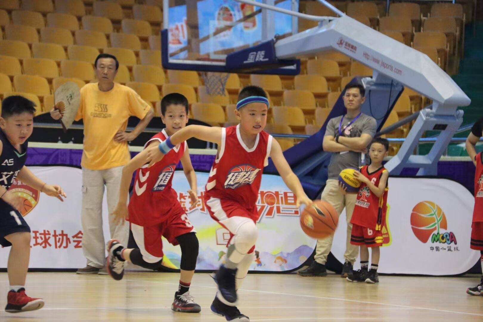 2021山东省小篮球联赛济南市级赛在省体育中心开赛
