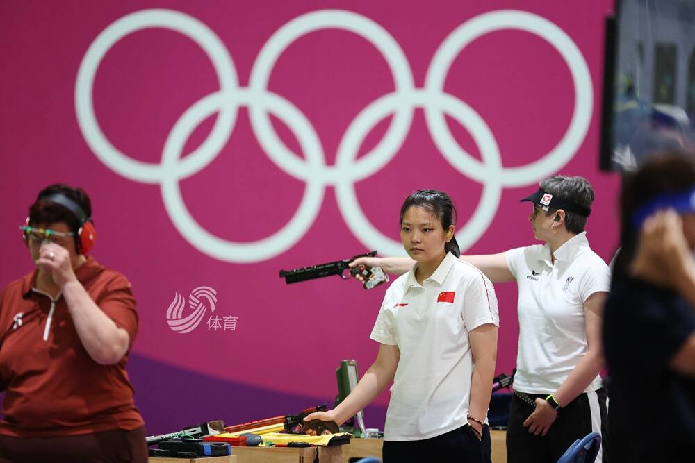 女子十米气手枪 姜冉馨为中国军团再拿一枚铜牌