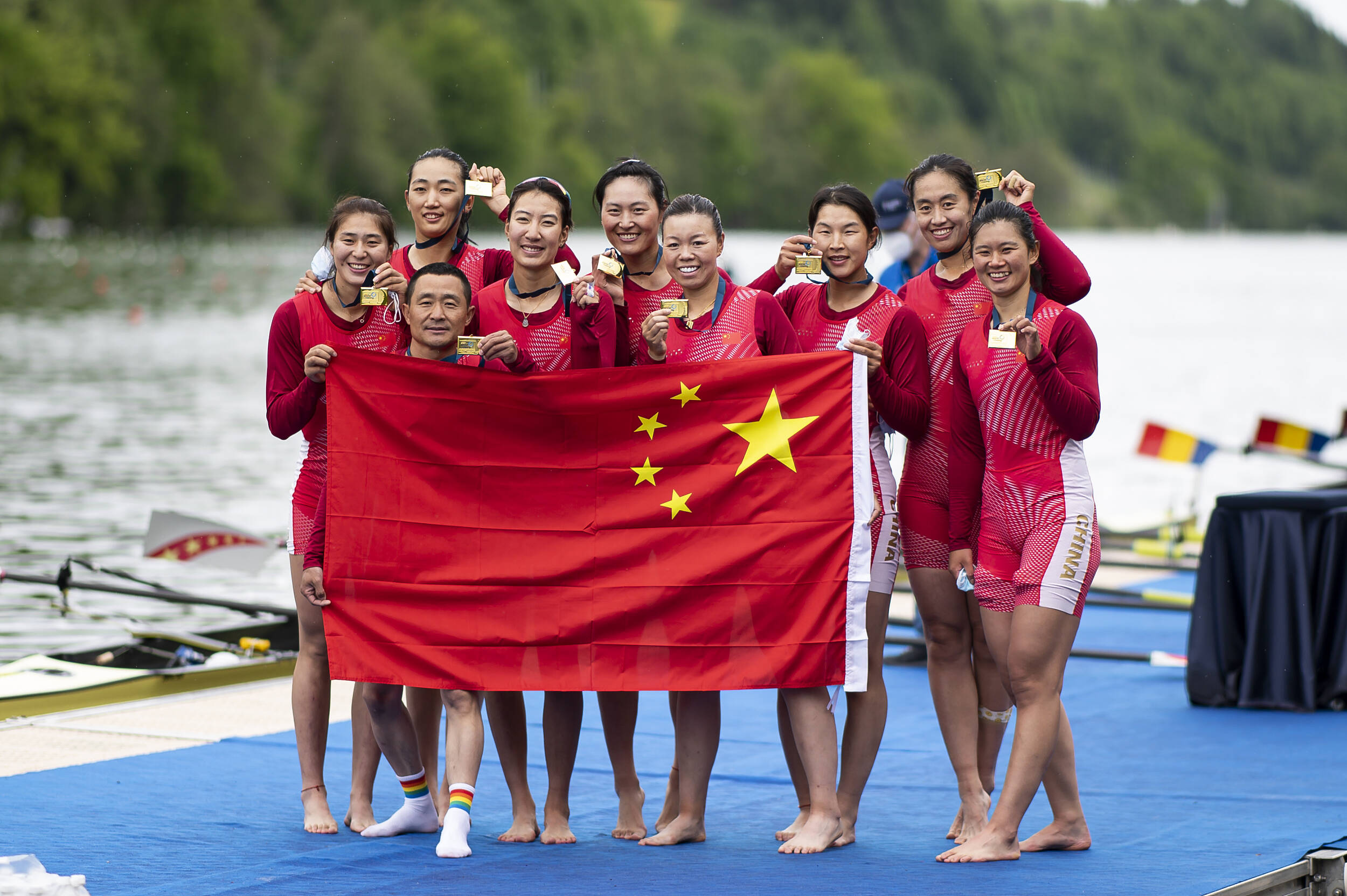 女子八人单桨 中国组合最终成绩排名第三拿到铜牌