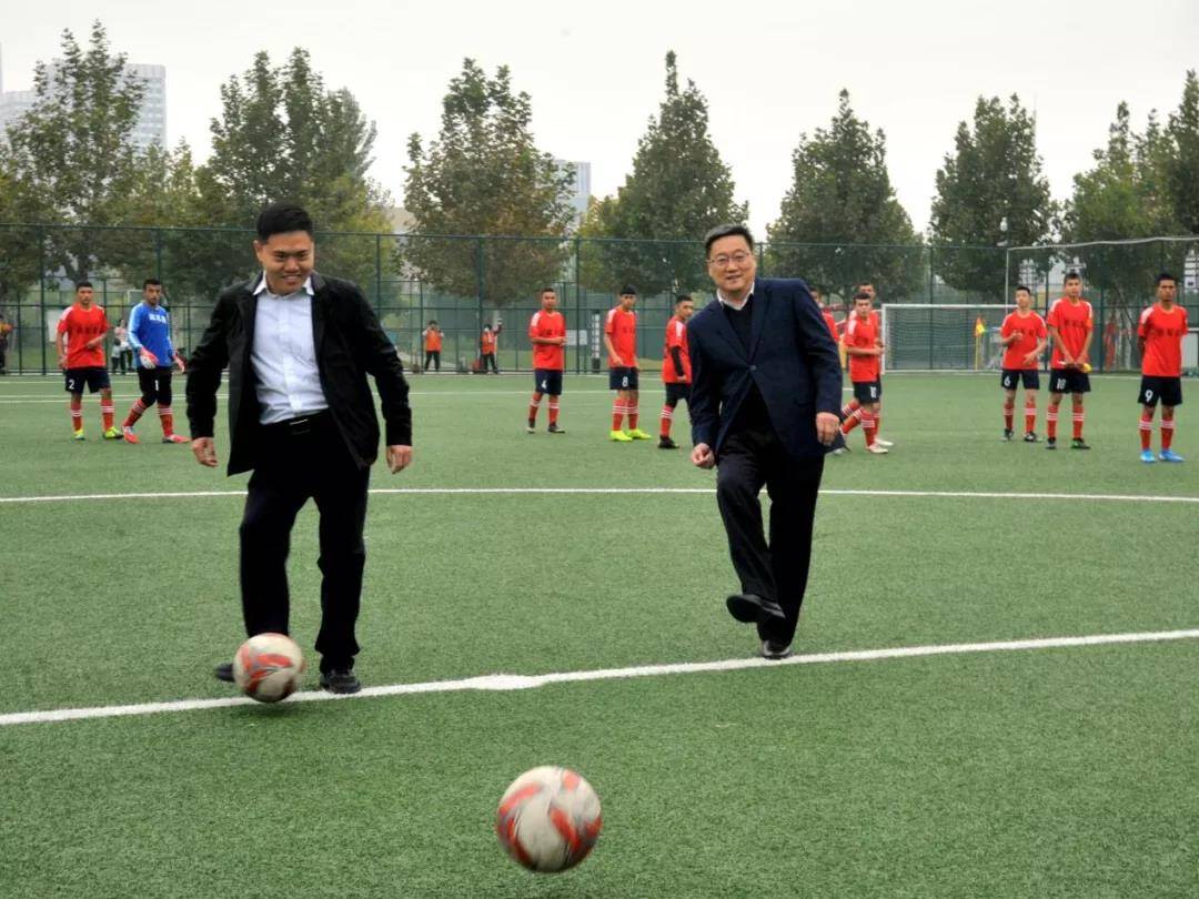岳普湖·泰山文化教育体育结对联谊活动足球友谊赛成功举办