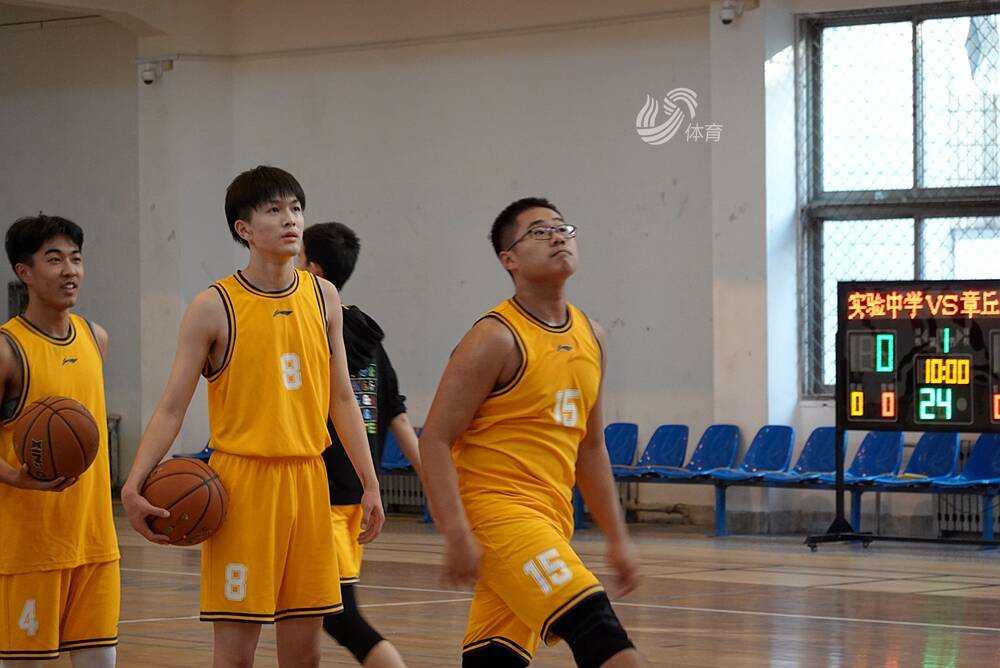 济南市中小学生篮球联赛男子高中组半决赛打响！锁定山东电视体育频道看直播
