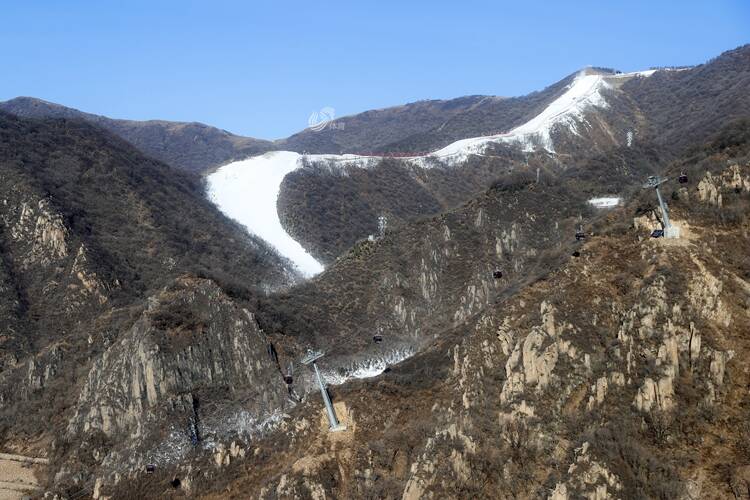 冬奥时刻丨检验冬奥延庆赛区“大动脉”，“雪飞燕”开启缆车“测压”