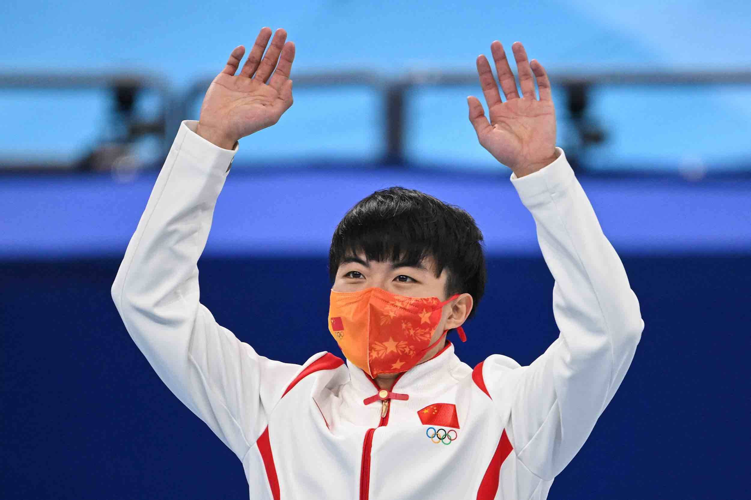 冬奥会银牌获得者李文龙呼吁：提高防控意识，做好个人防护