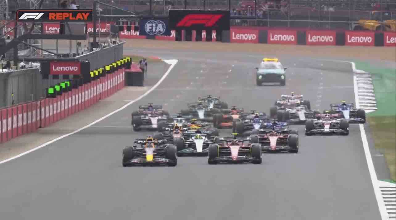 视频｜中国F1车手周冠宇遭严重事故，发文报平安感谢Halo系统