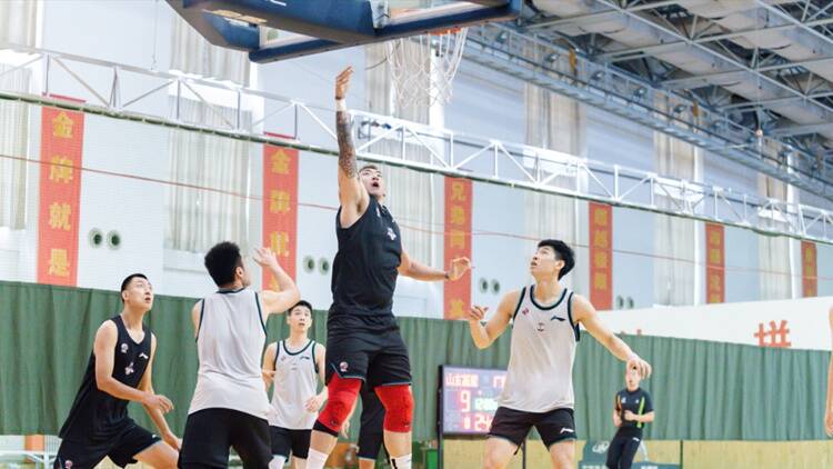 山东男篮教学赛104-65胜广州男篮 双方第二场教学赛23日进行