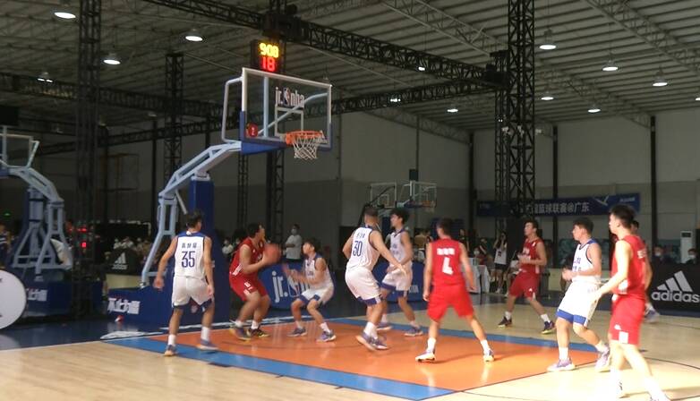 ​2022广东省中学生篮球精英赛广州揭幕  14支高中球队争夺全省桂冠