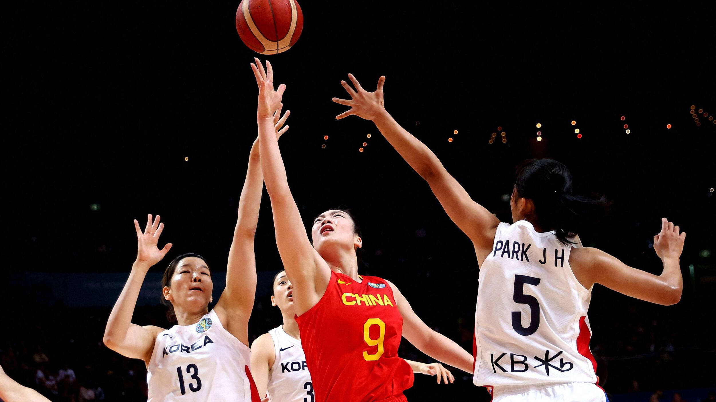 女篮世界杯：中国女篮107-44大胜韩国队，迎开门红