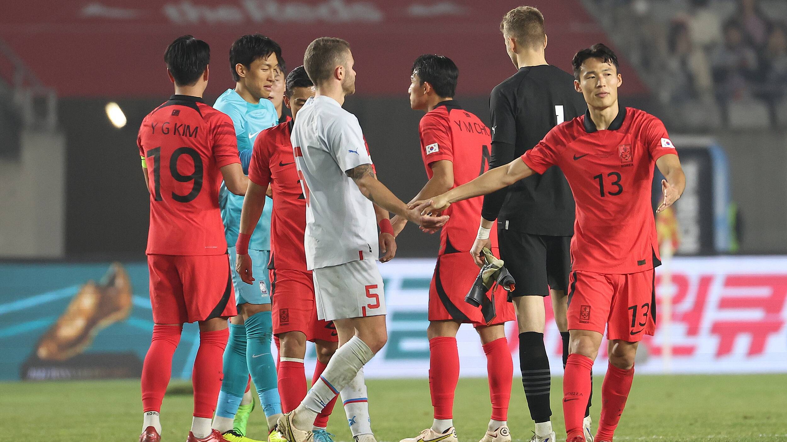 热身赛韩国队1-0战胜冰岛 泰山队外援孙准浩替补登场