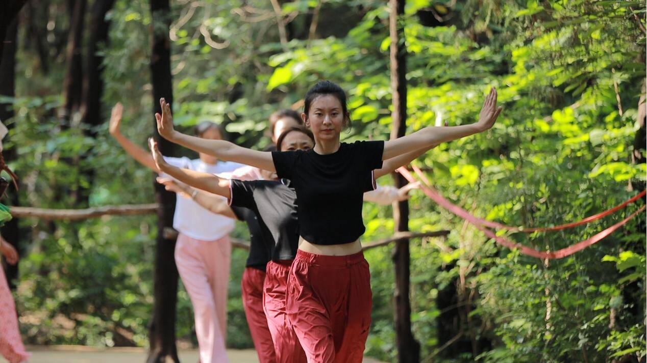 《途步山东》带您寻访济南市英雄山的健身达人