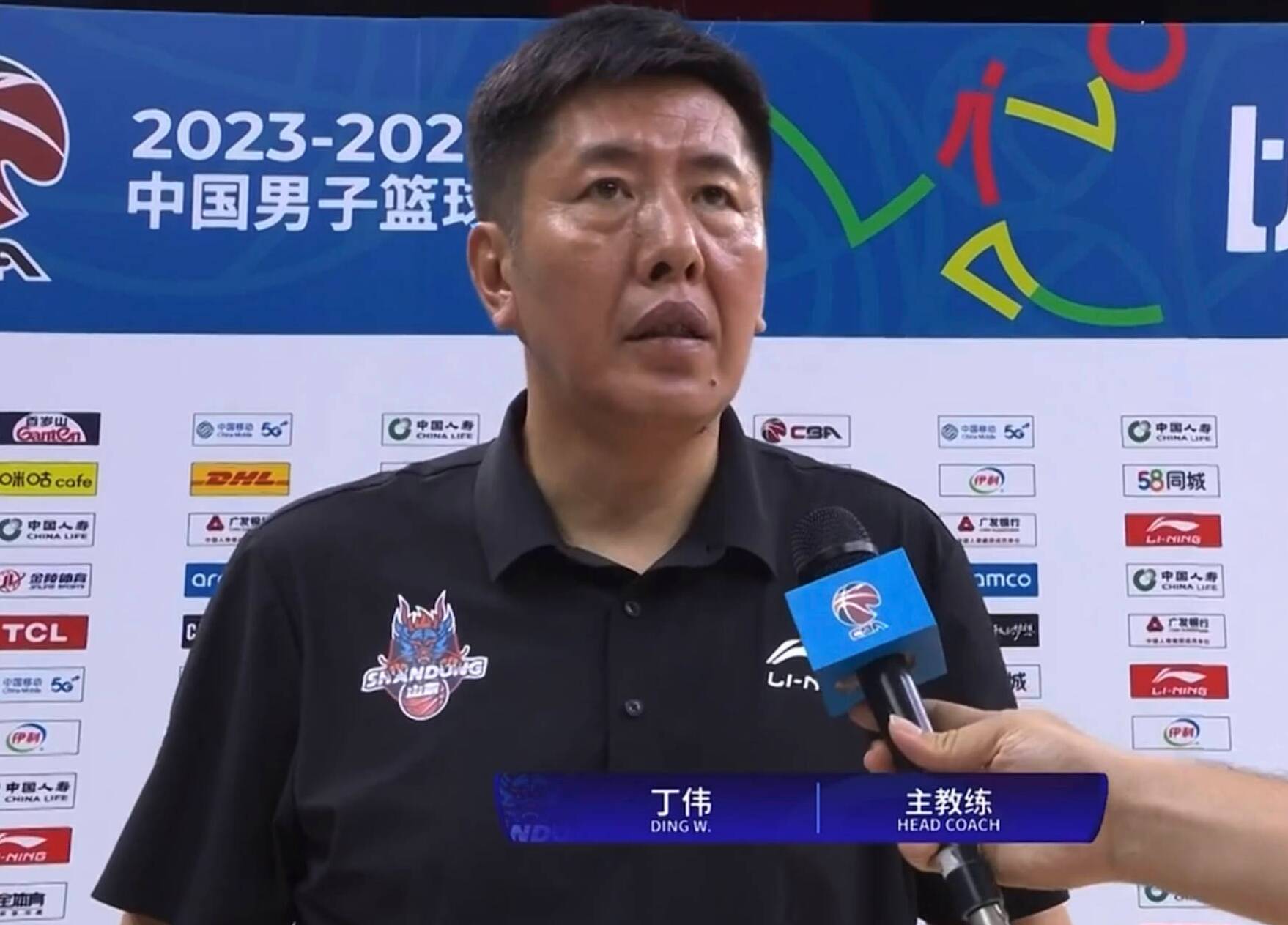 山东男篮客场81-114不敌广州龙狮，丁伟：球队没发挥出正常水平