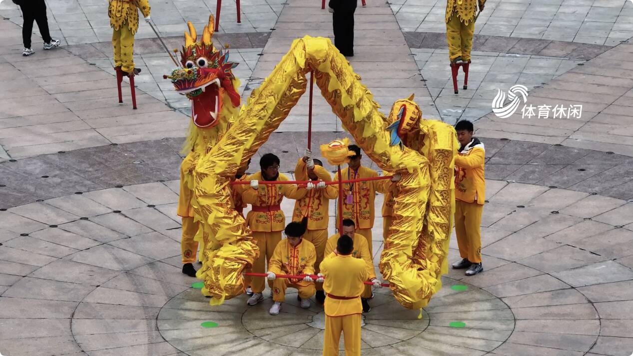 途步山东龙狮起舞闹元宵民俗体育贺新年