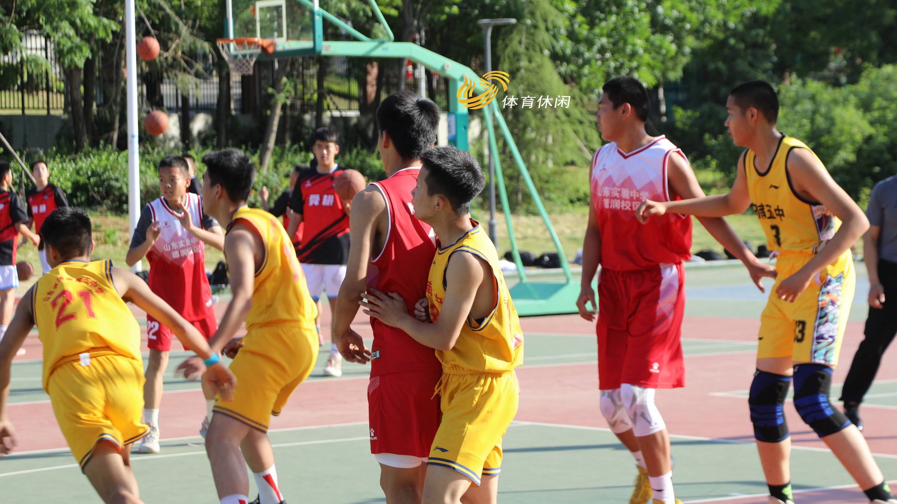  Shungeng Middle School won two consecutive victories in the second round of the top four round robin of Jinan Campus Basketball League