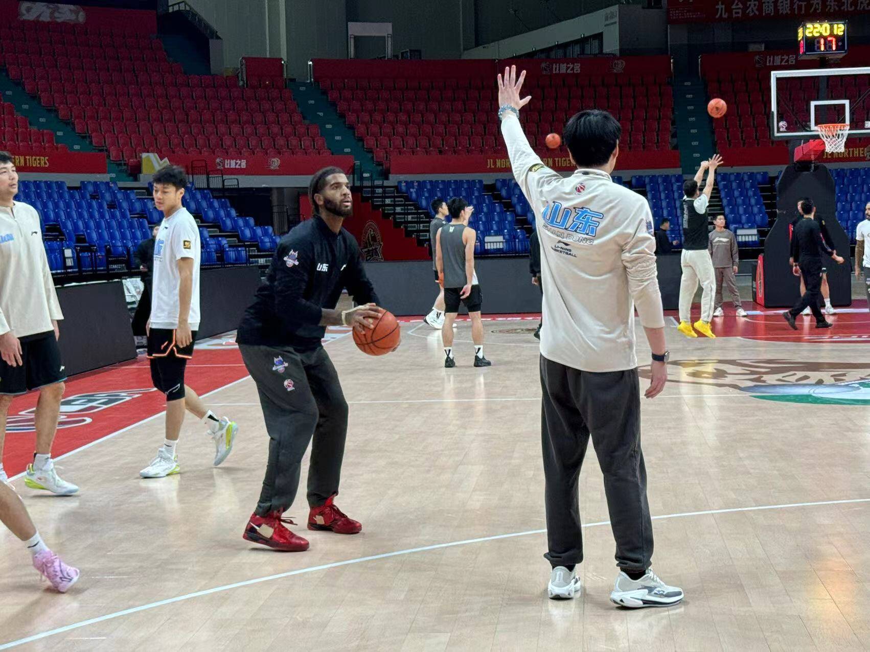 邱彪談山東高速男籃狀態：大家都比較疲憊，但我們正積極調整