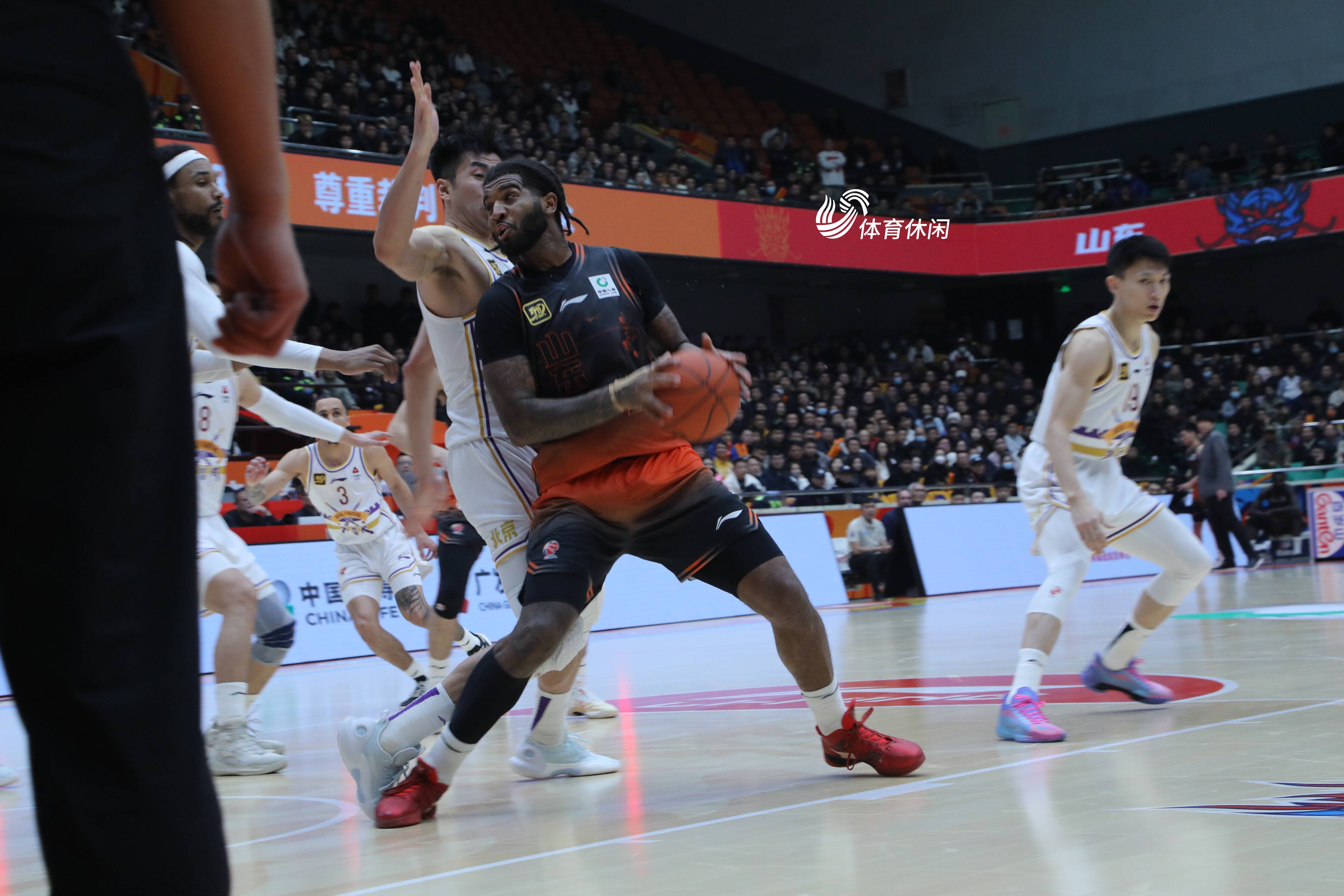 克裏斯砍下40+13，賽後邱彪透露克裏斯很積極地想打出成績