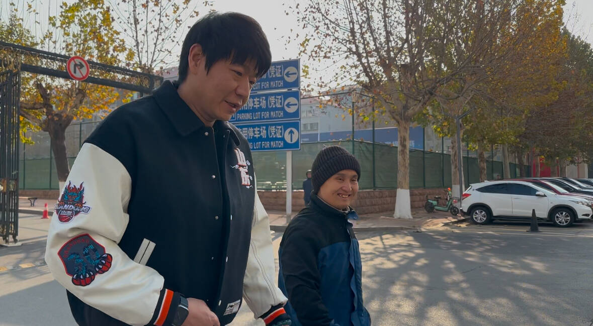 山東高速男籃重回省體 球迷熱情迎接