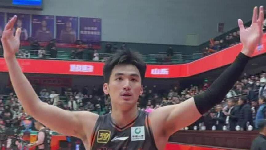 齊魯德比戰於德豪投進關鍵進球，賽後向球迷要掌聲