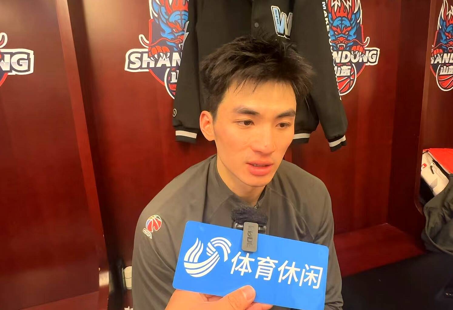 山東高速主場力克南京，賽後於德豪感謝隊友信任