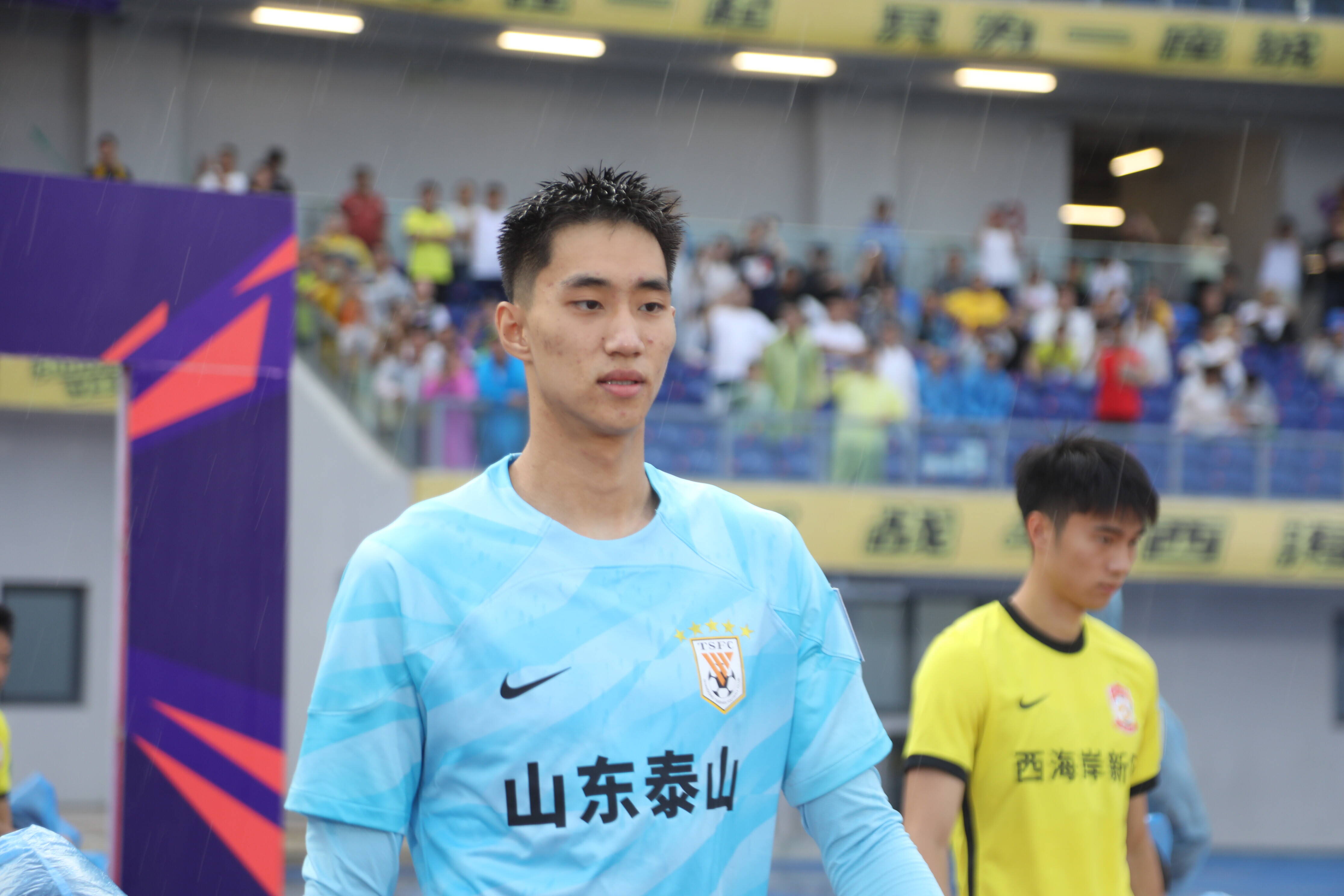 臨危受命，於金永手摘“星辰”