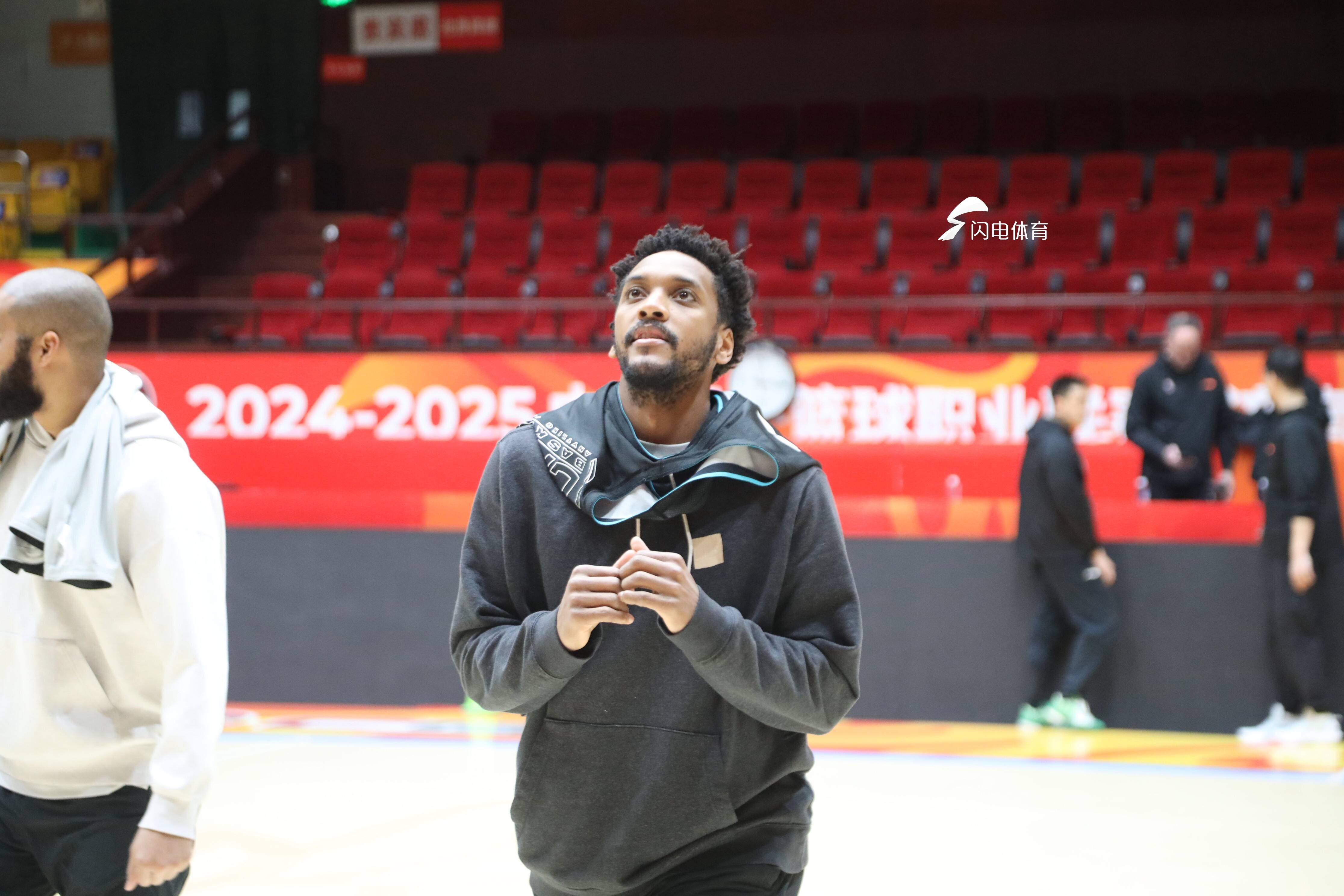 山东高速男篮明日出征北京，第三阶段高诗岩强调自身调整