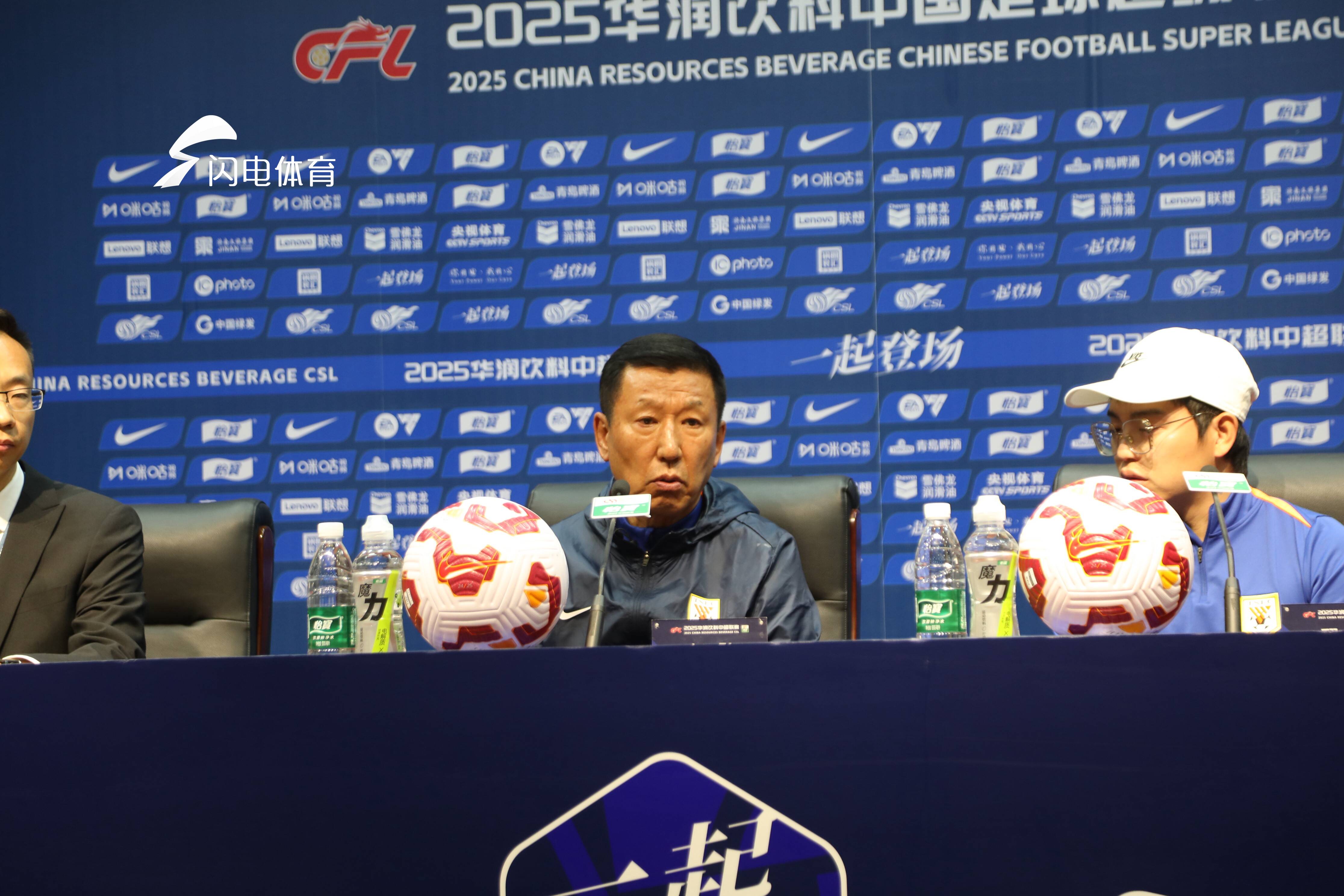 賽後發布會崔康熙回懟上海記者，直言輸球隊員很可憐