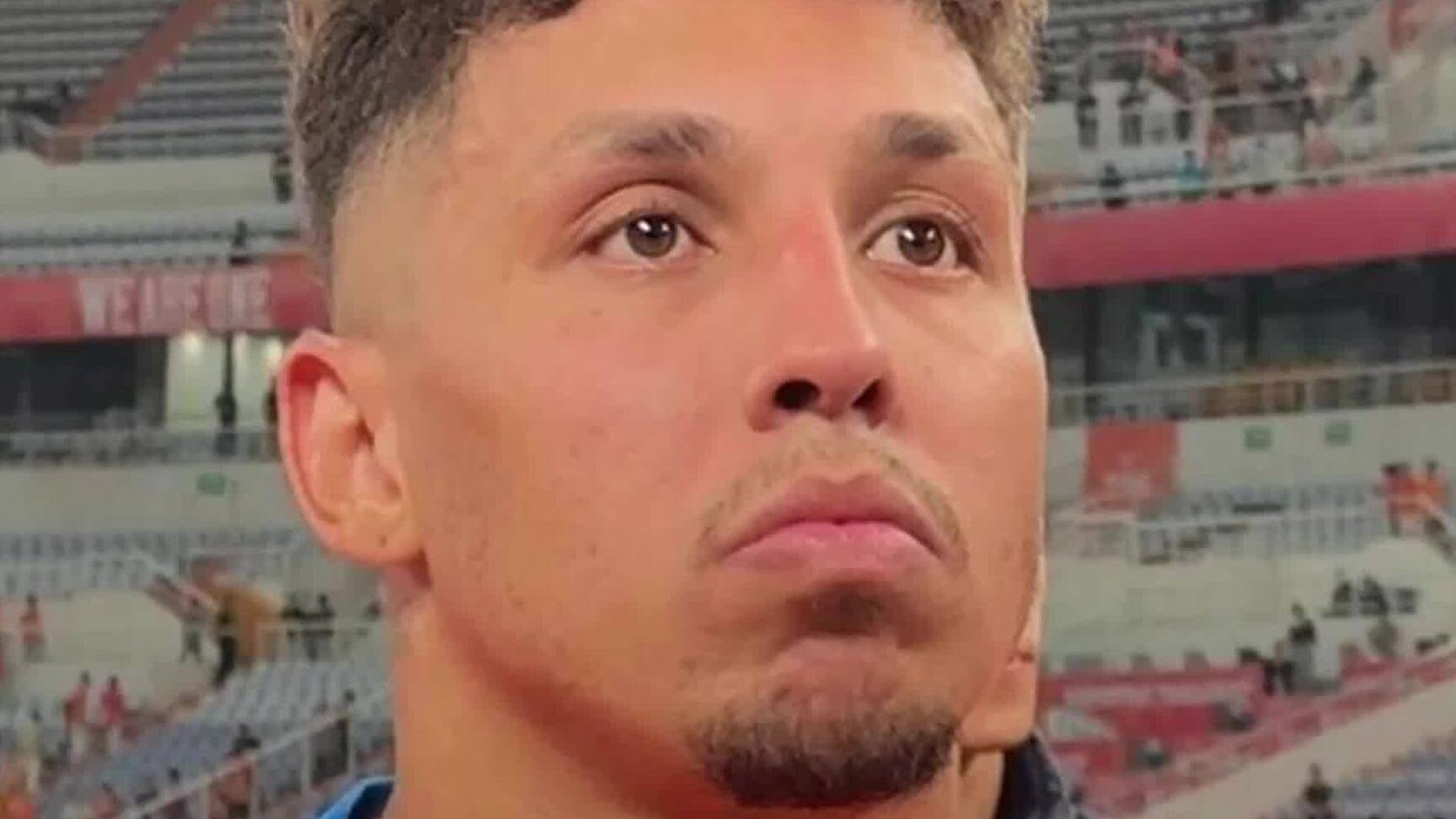 泰山隊主場不敵申花，隊員們麵對球迷眼眶濕潤