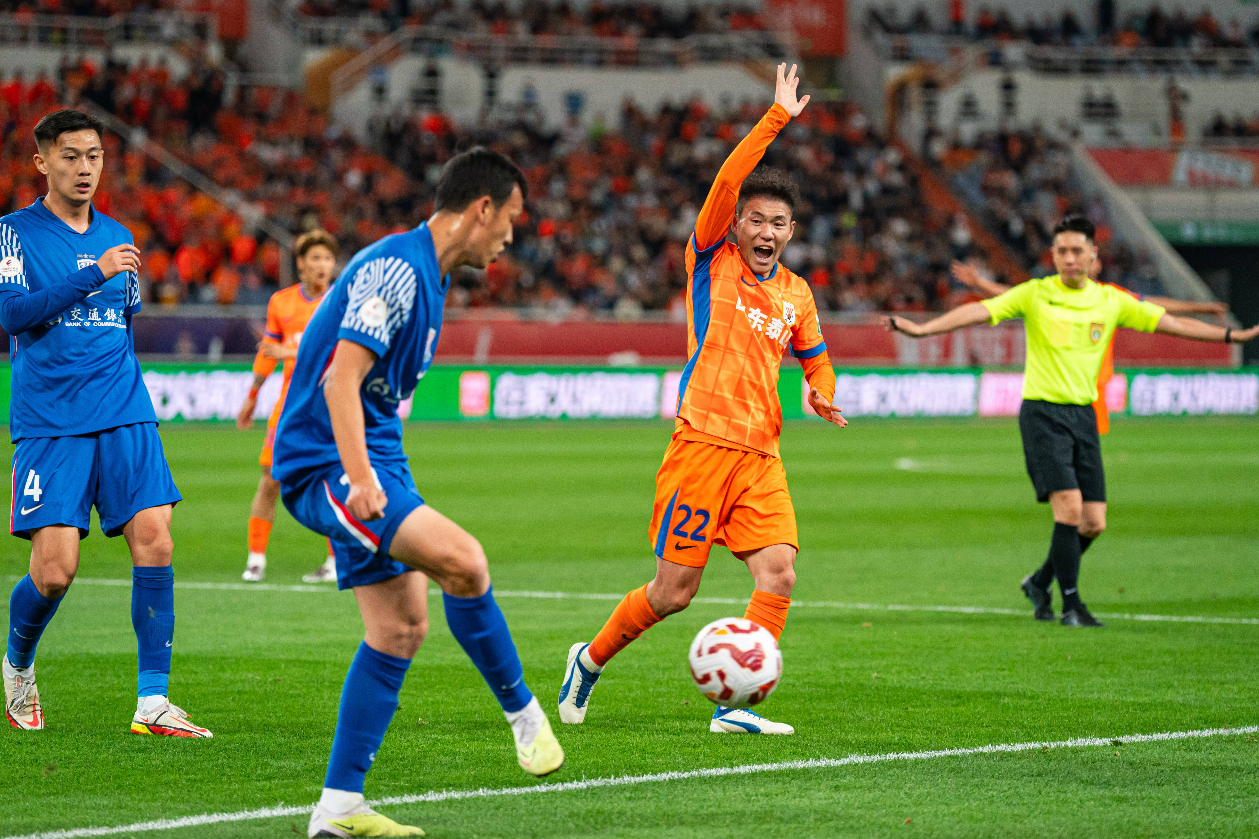 短時評：中超判罰需尺度統一