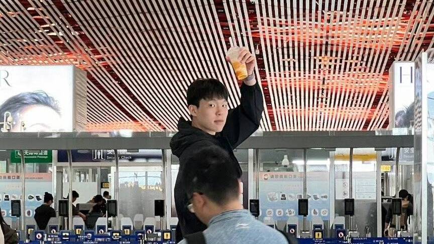 杨瀚森联合试训体测数据:裸足身高2米16,手掌第二大