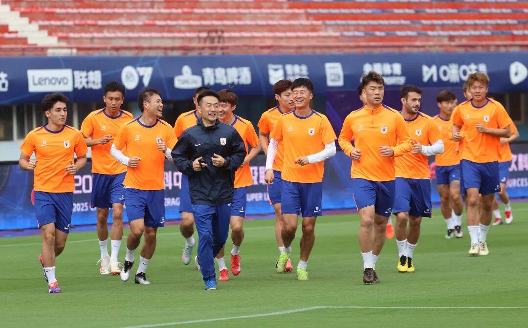 泰山队23人参与赛前训练 五外援在列