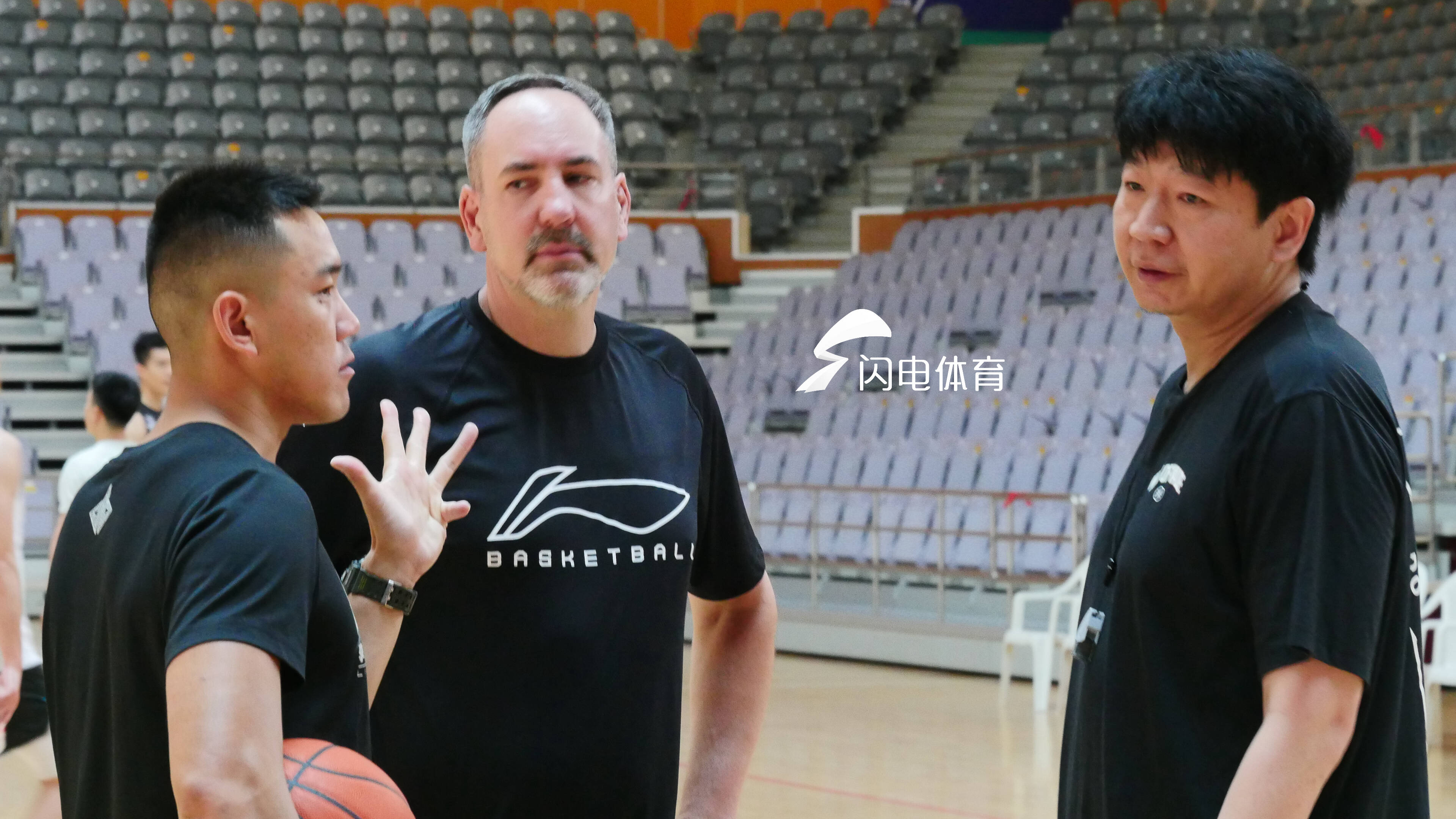 山东高速男篮新老合练，今晚迎战埃及国家队
