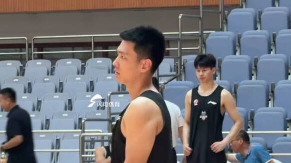 陈培东感谢家乡球迷 并祝愿热爱篮球的少年们取得好回报