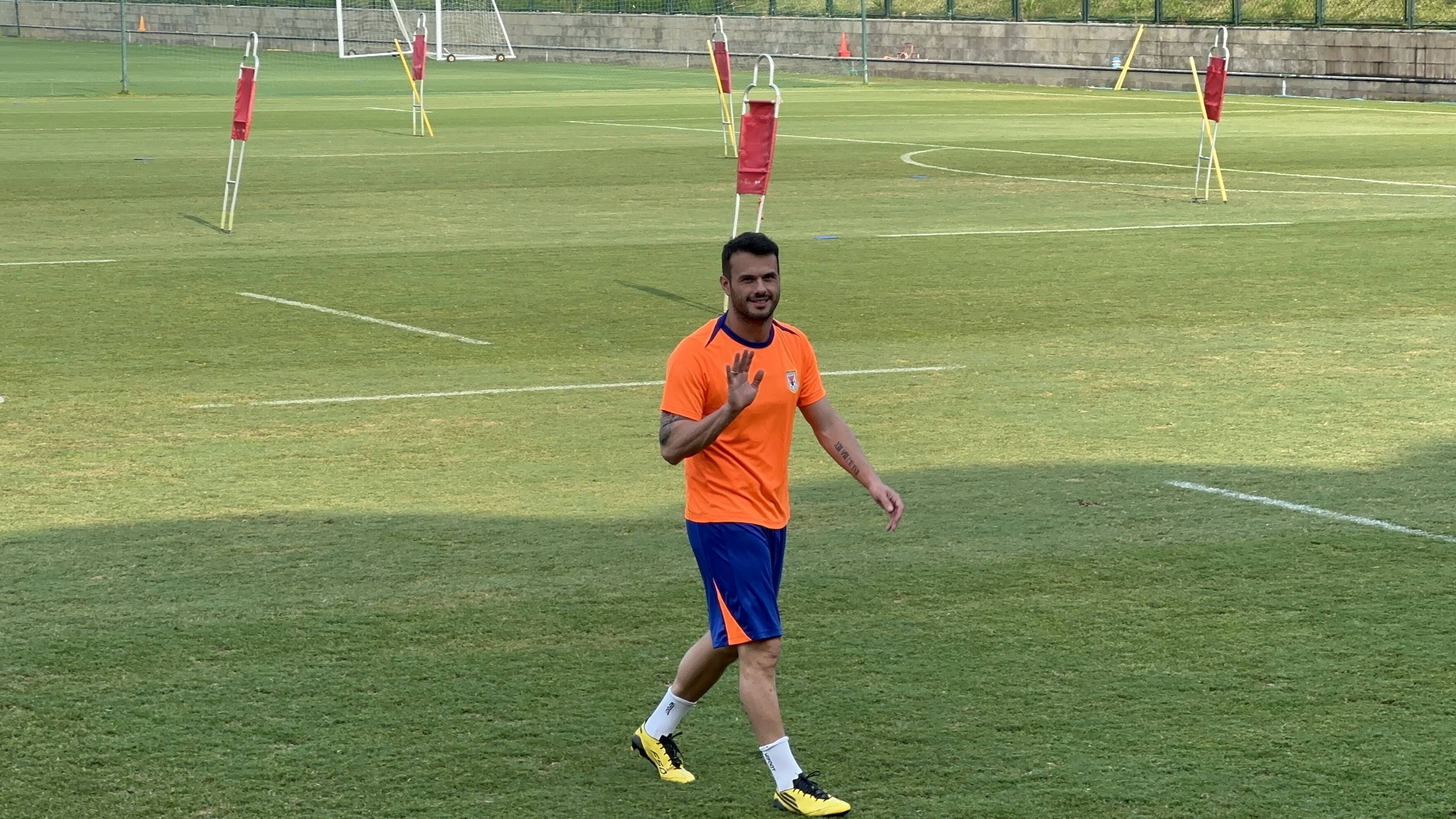 侃球時間丨山東泰山俱樂部需要給韓鵬足夠的耐心