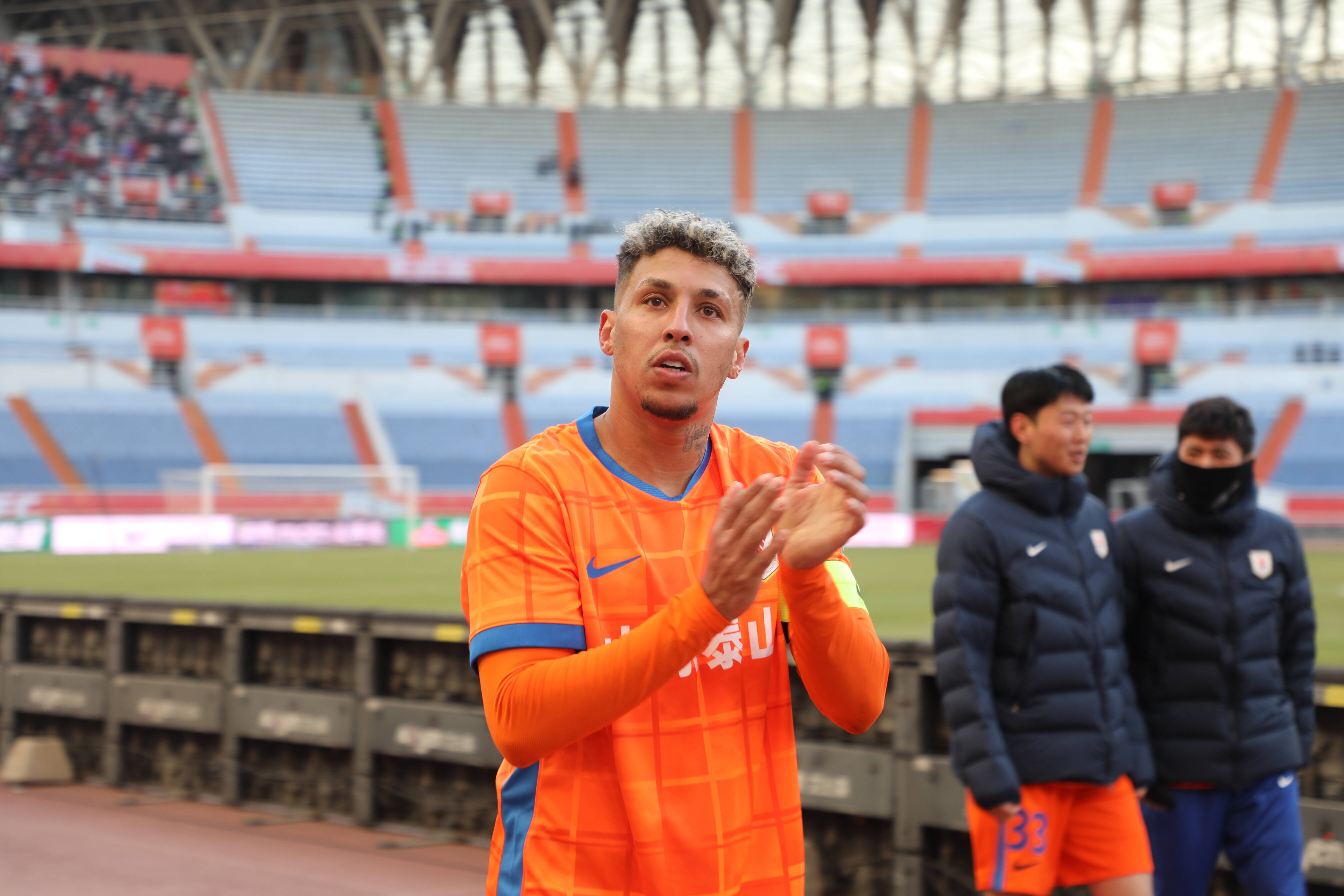 中超官方第22輪五佳球出爐：克雷桑圓月彎刀 阿齊茲貼地斬