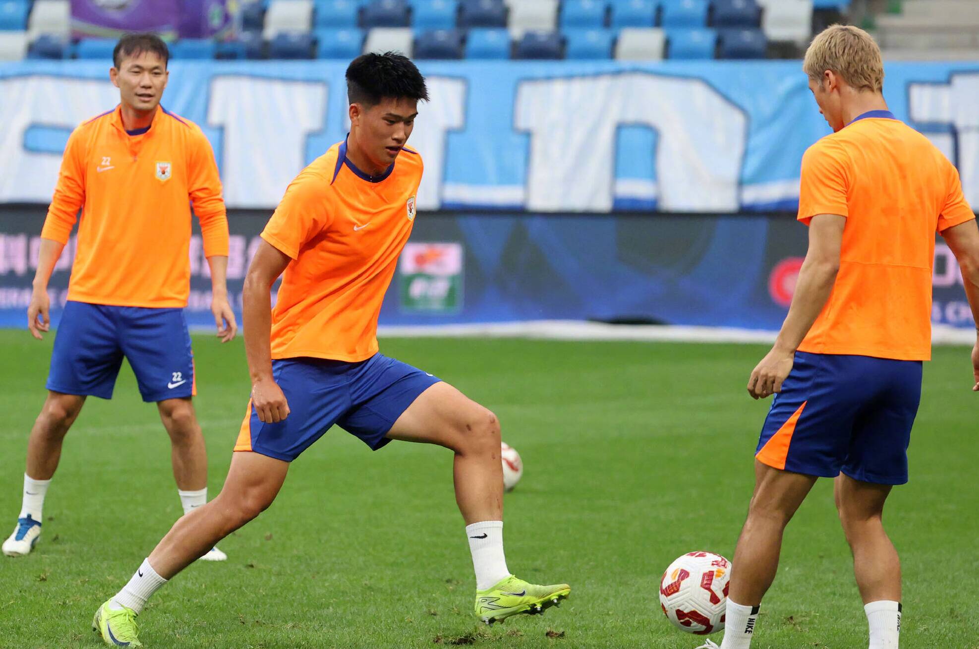 山東泰山更新一隊名單：彭嘯、梅帥軍在列