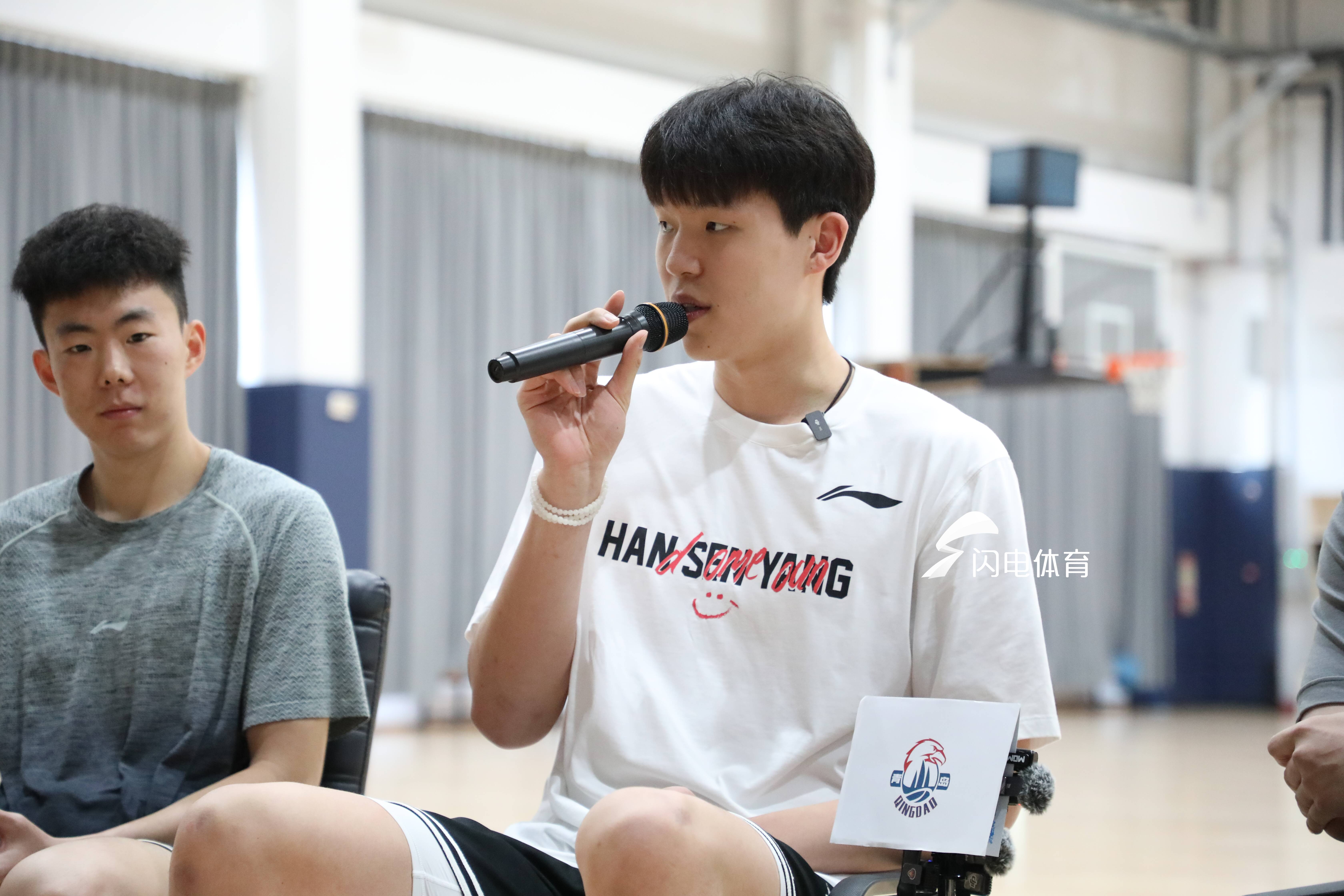 杨瀚森回国与昔日球队相聚 总结追梦NBA收获与后续安排