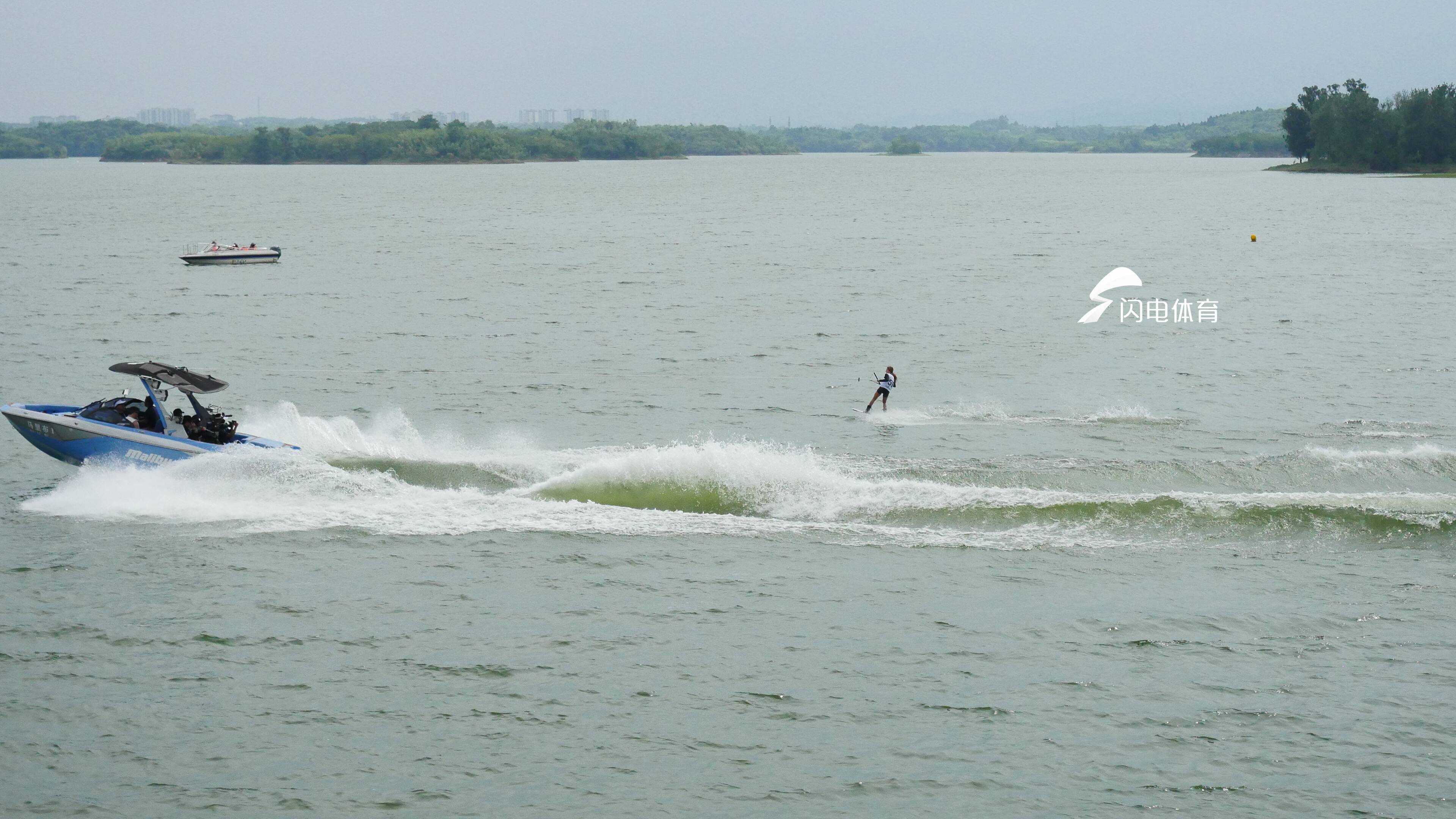 緊張到心跳和鼓聲同頻 滑水運動員徐露談擔任世運會開幕式火炬手感受