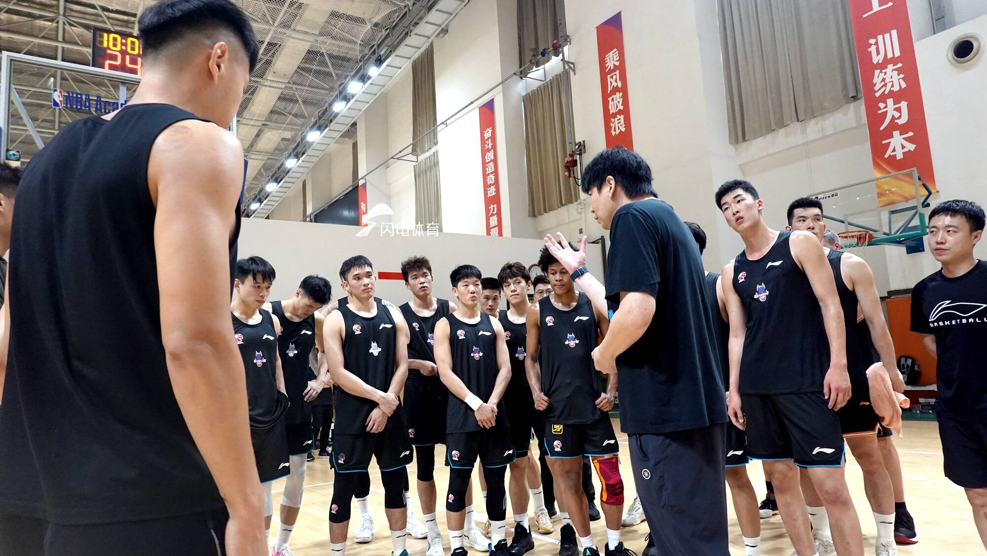 視頻 | 山東高速熱身賽惜敗遼籃 年輕球員“當家”全場細節滿滿