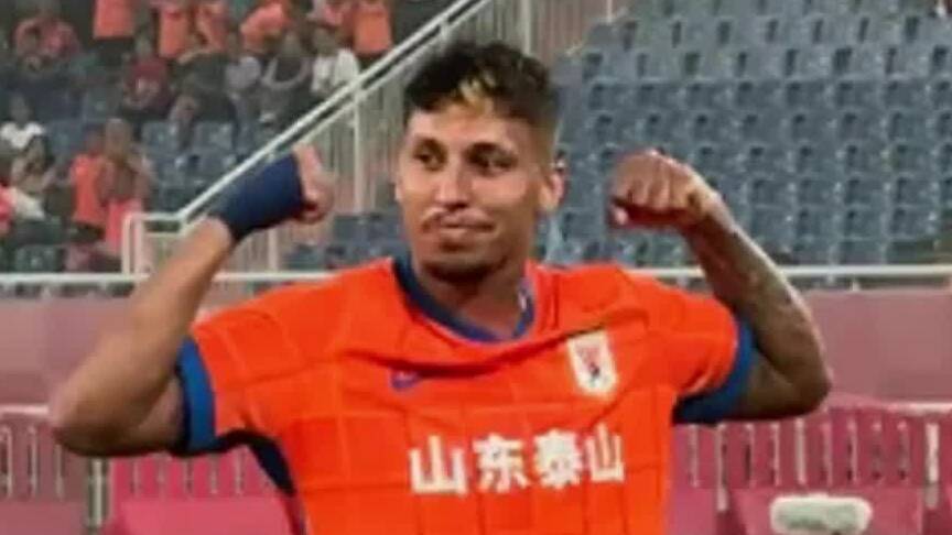 泰山隊主場迎戰西海岸 克雷桑任意球破門完成梅開二度