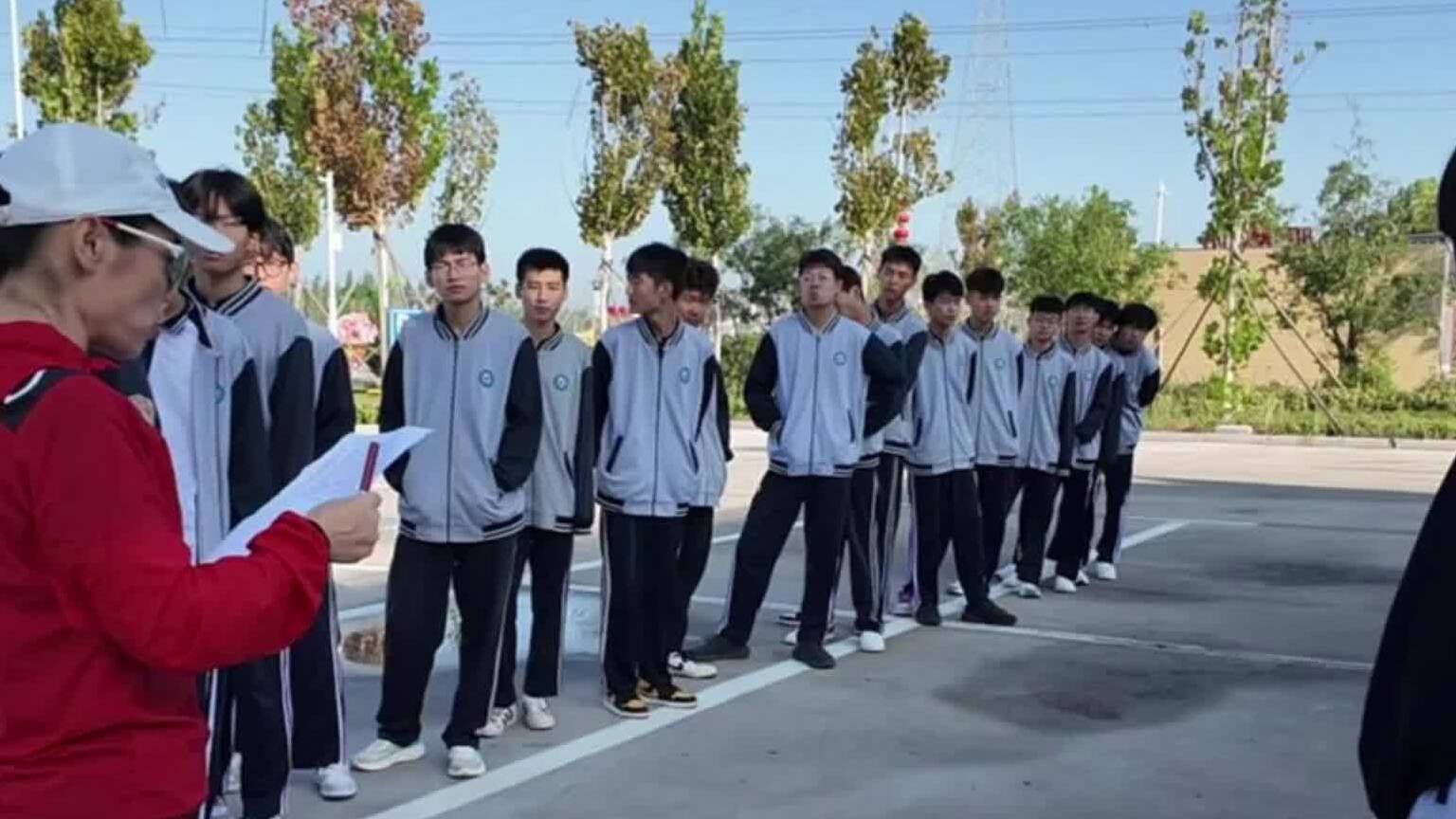 2025山東省自行車運動聯賽樂陵站即將開賽，誌願者與裁判員已準備就緒