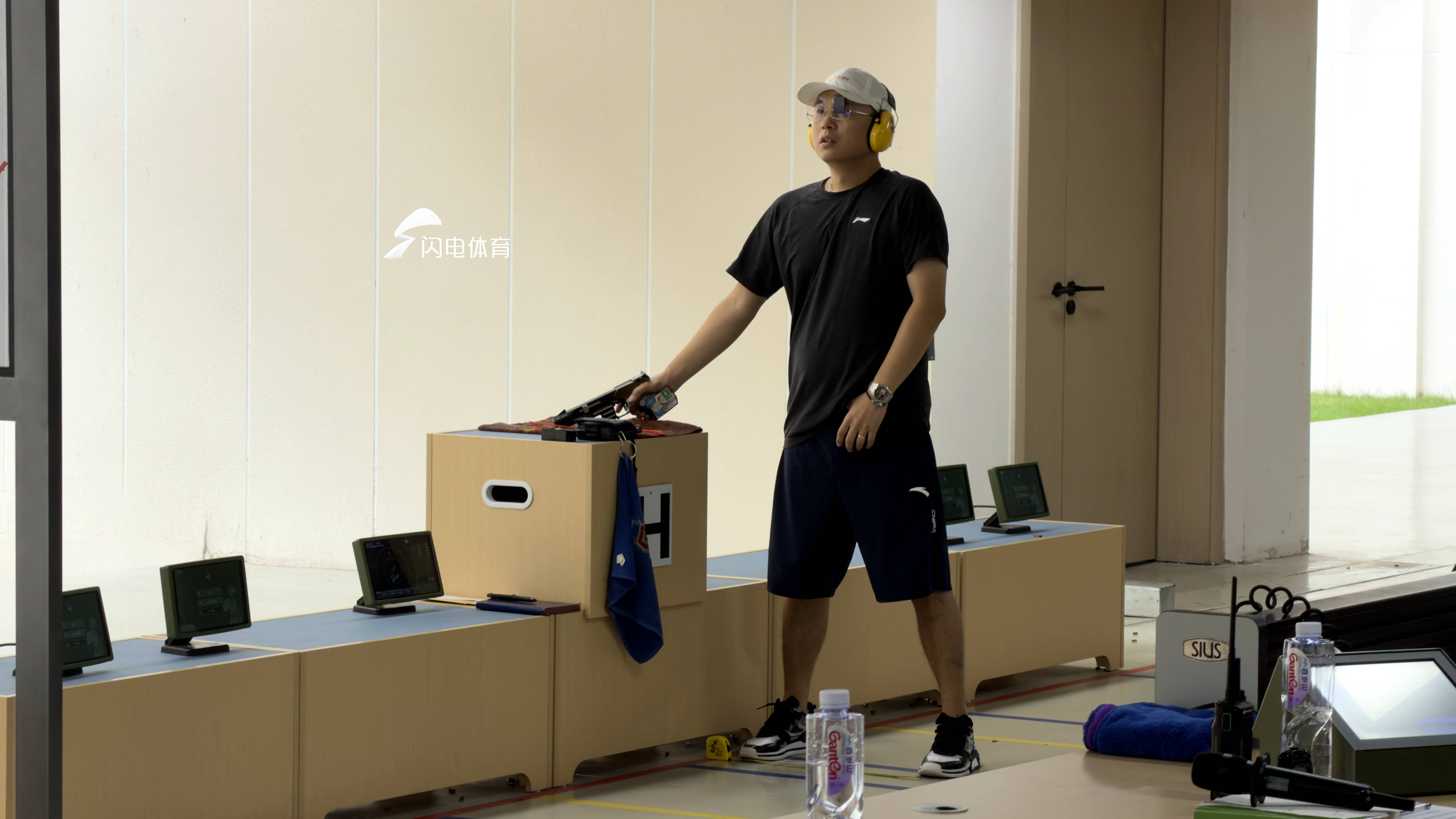 十五運射擊賽場激戰正酣，山東名將李越宏明日率隊衝金