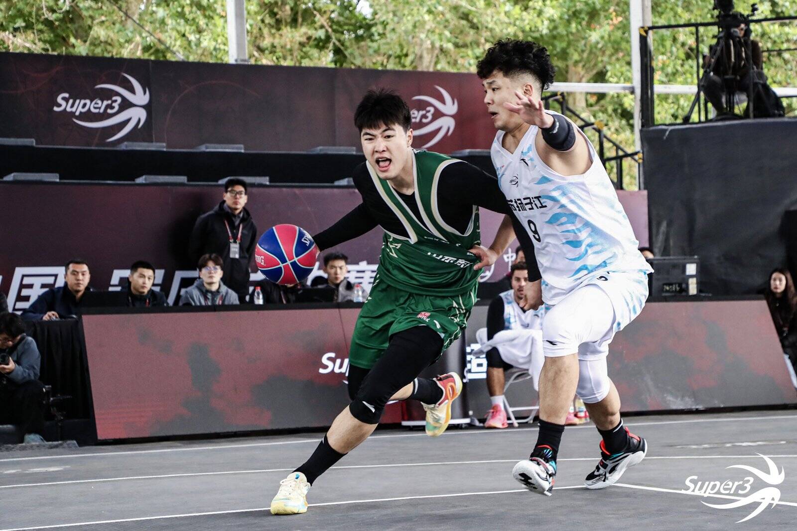 寒風中帶傷苦戰！山東東阿阿膠隊總決賽首日憾負，明日再出發