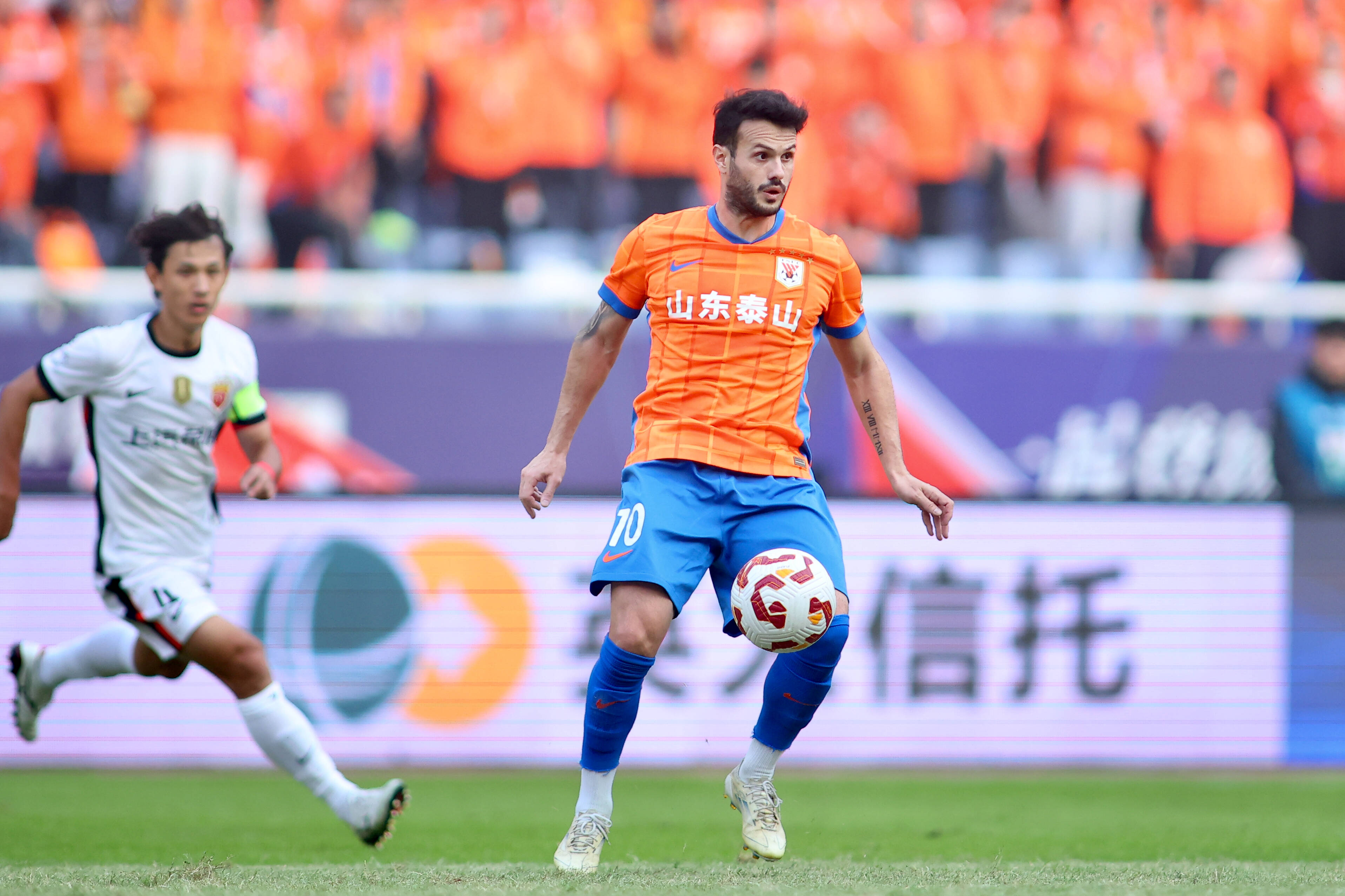 卡紮伊什維利雙響劉洋破門 泰山隊3-1戰勝上海海港