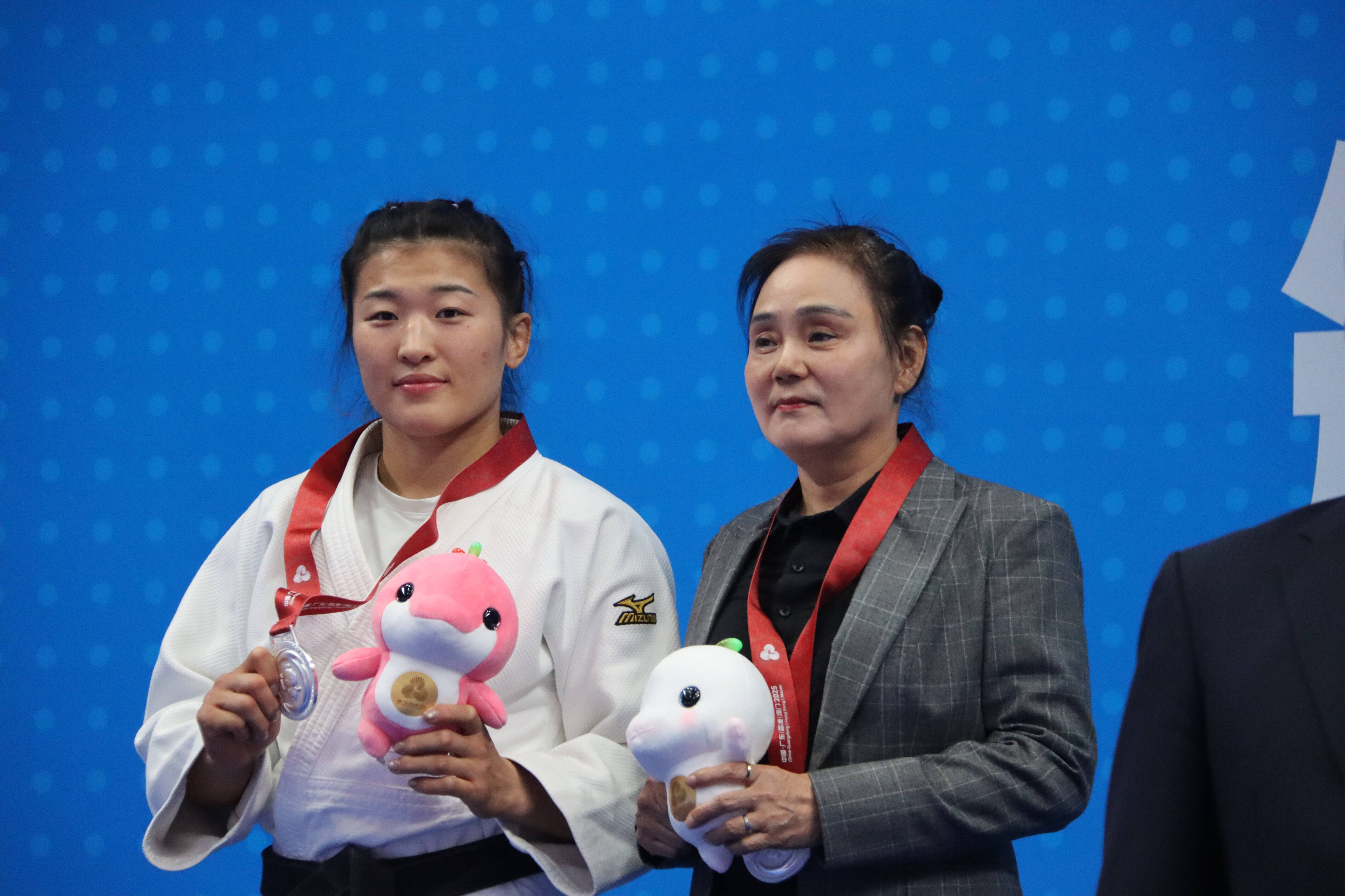 山東選手李駿奪得十五運會柔道女子63公斤以下級銀牌