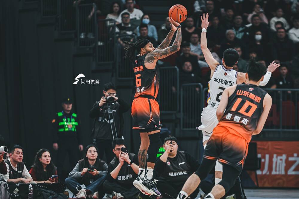 侃球時間丨山東高速男籃主場首敗 學費不菲