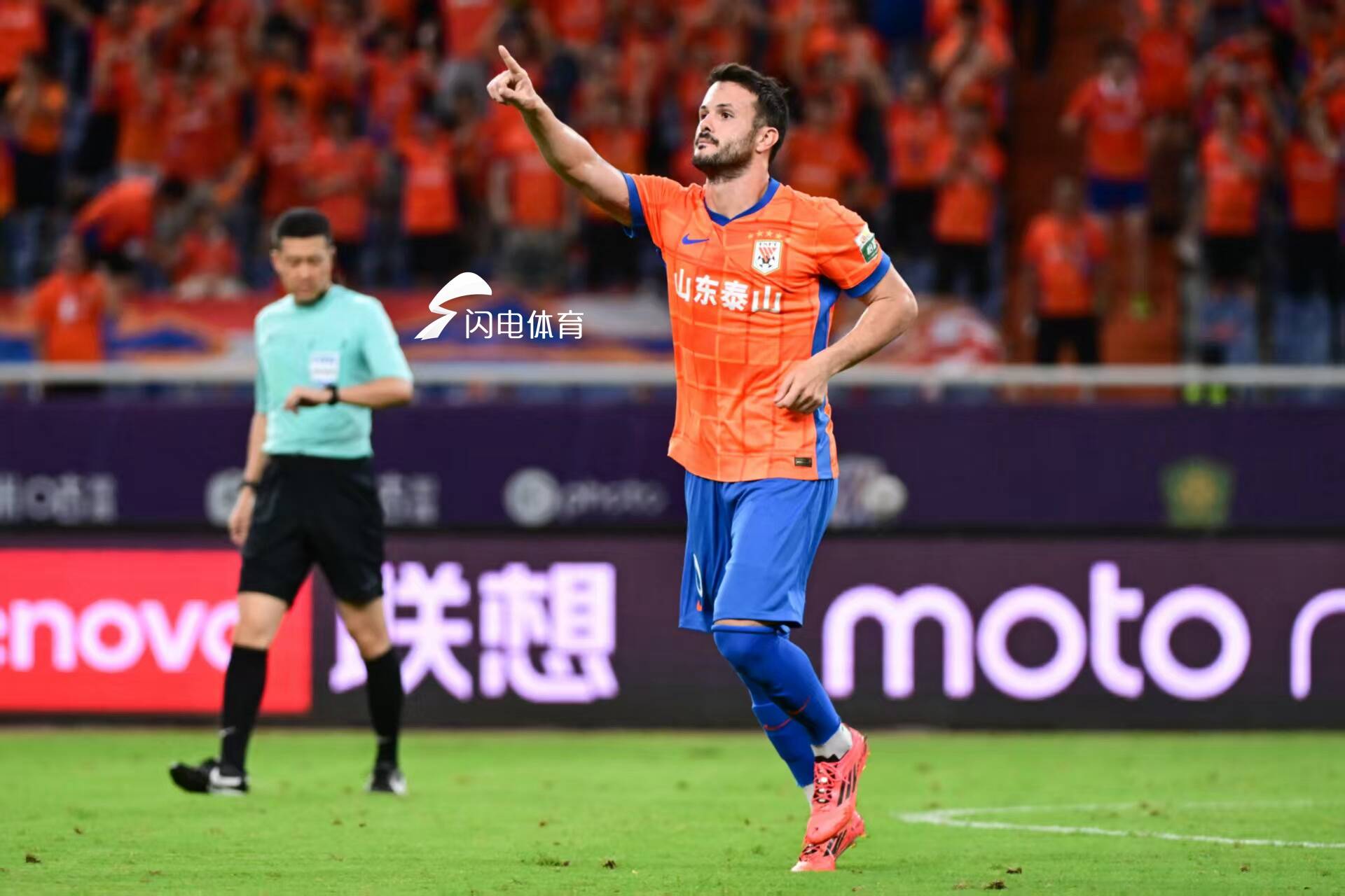 山东泰山足球俱乐部与瓦科完成续约