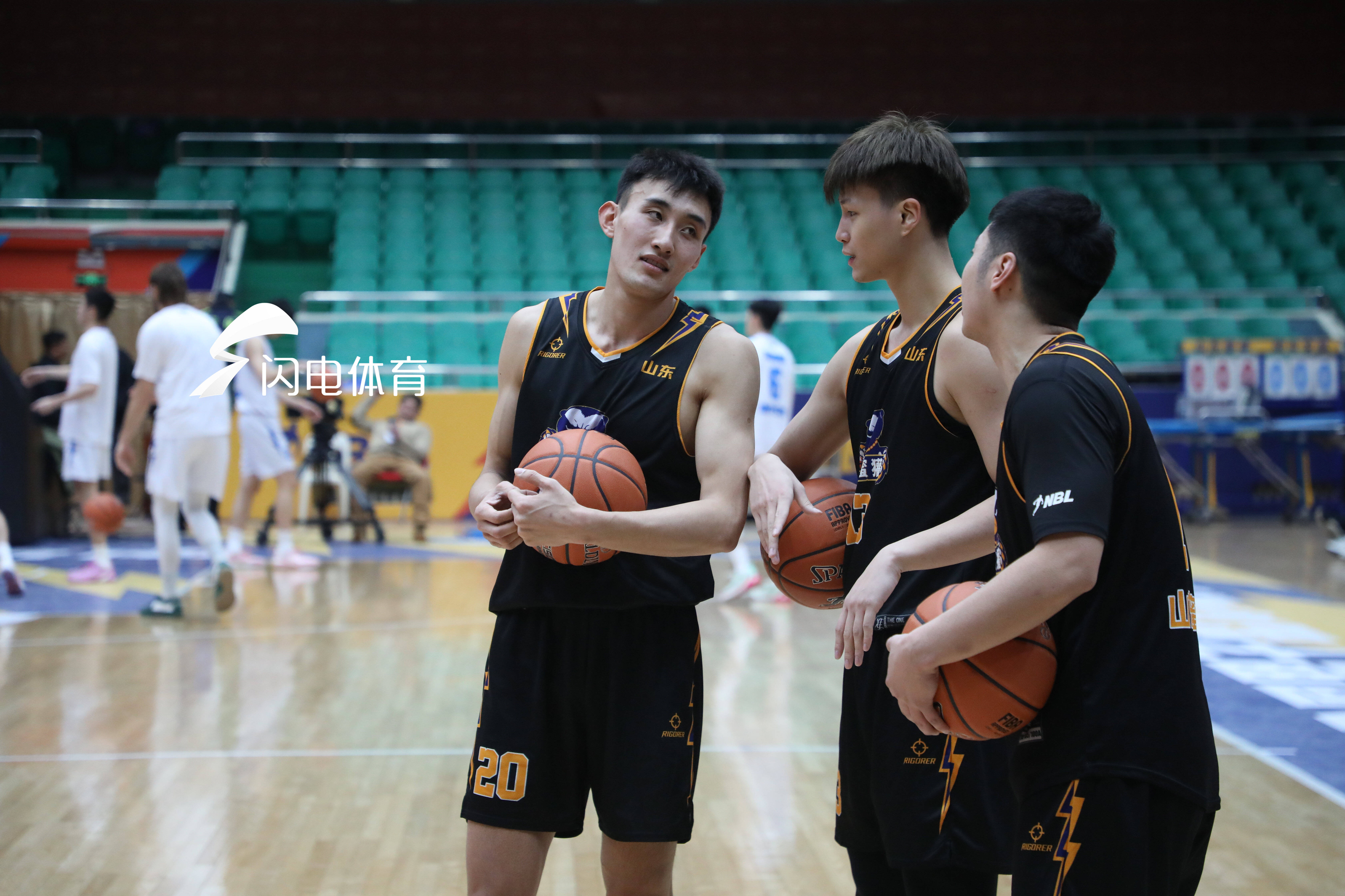 NBL:山东蜜獾94:101不敌河南焦作文旅男篮