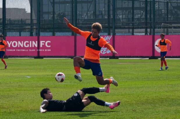 克雷桑归队 热身赛山东泰山1:5不敌韩国龙仁