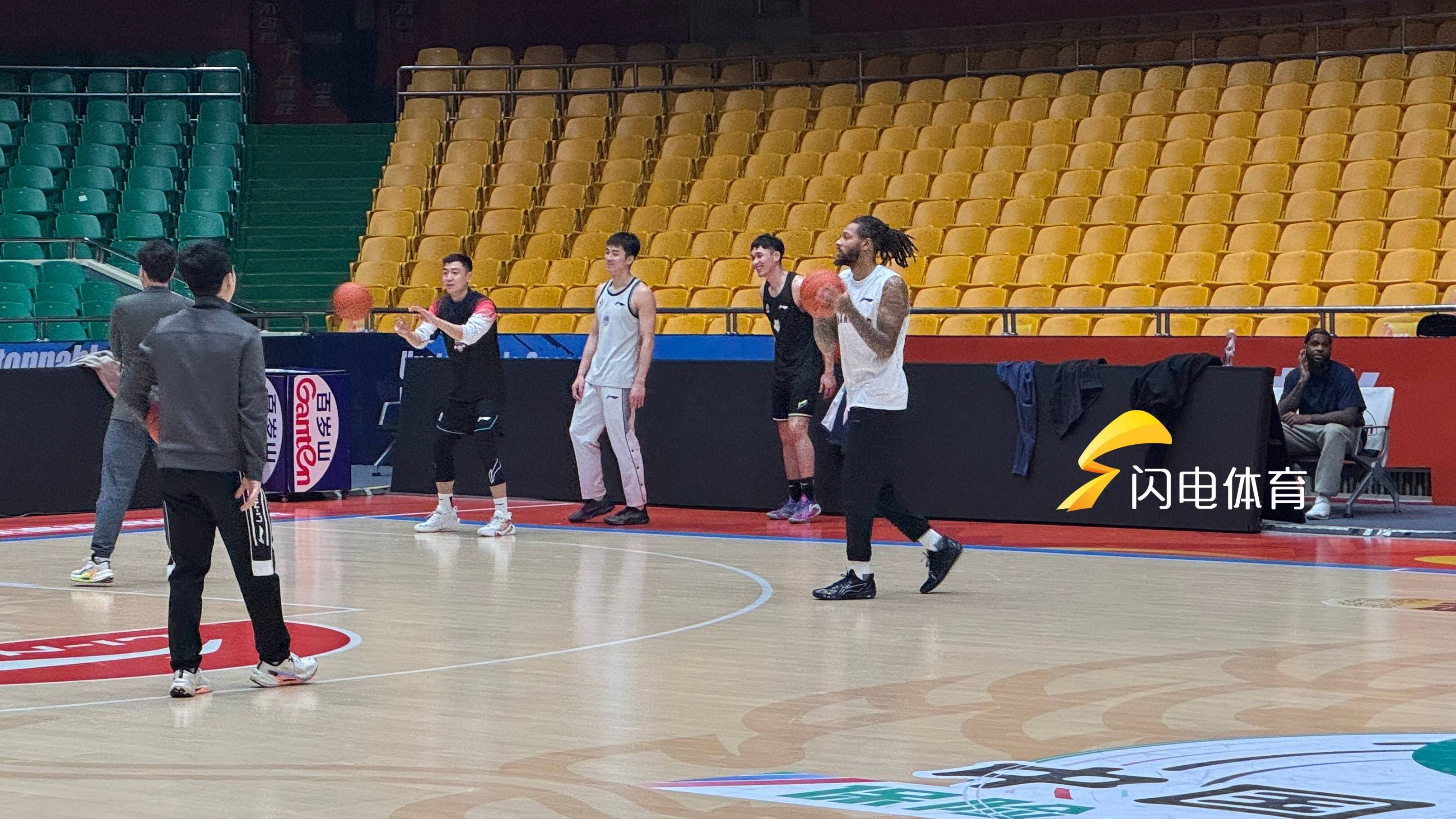 主场迎强敌盼止颓 山东高速男篮今晚迎战广州龙狮