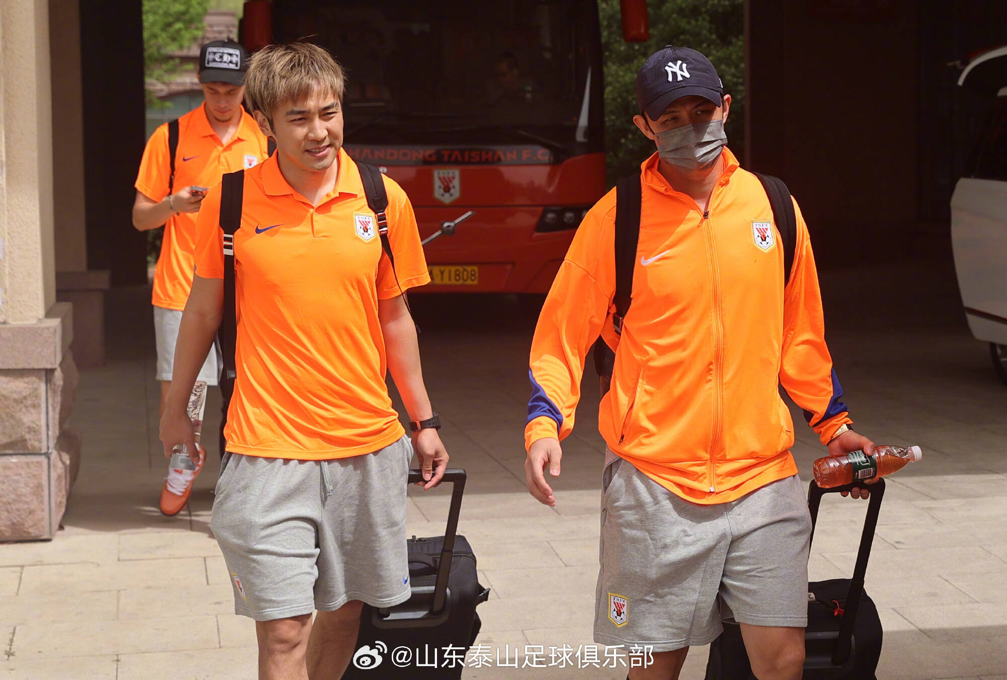 只待官宣!德转显示山东泰山球员吴兴涵租借津门虎