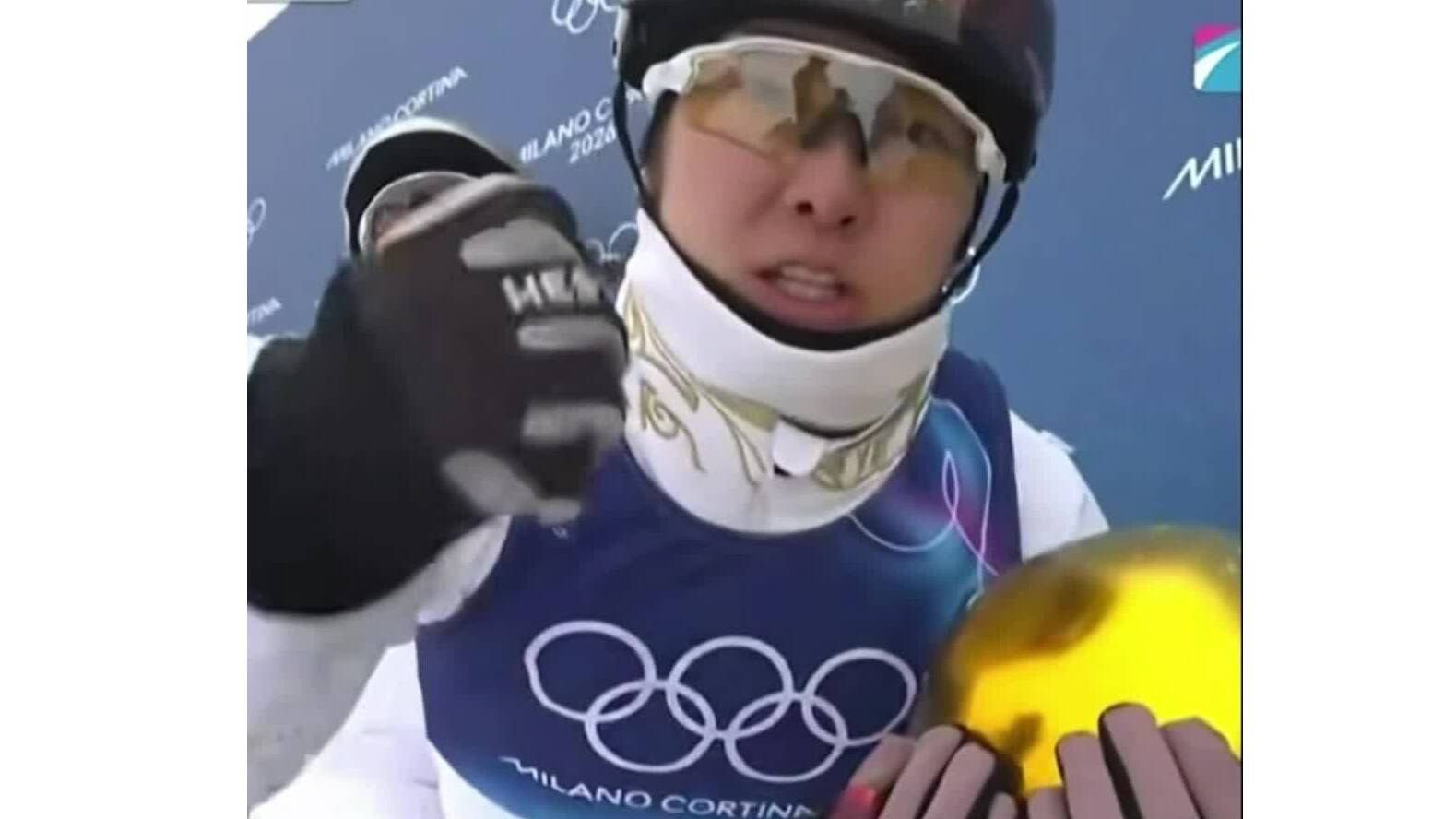 中国队夺空中技巧混合团体季军,徐梦桃安慰队友:四年后再战