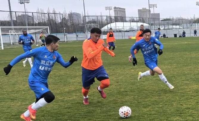 上海冬训首战告捷 热身赛泰山队3-1战胜宁波队